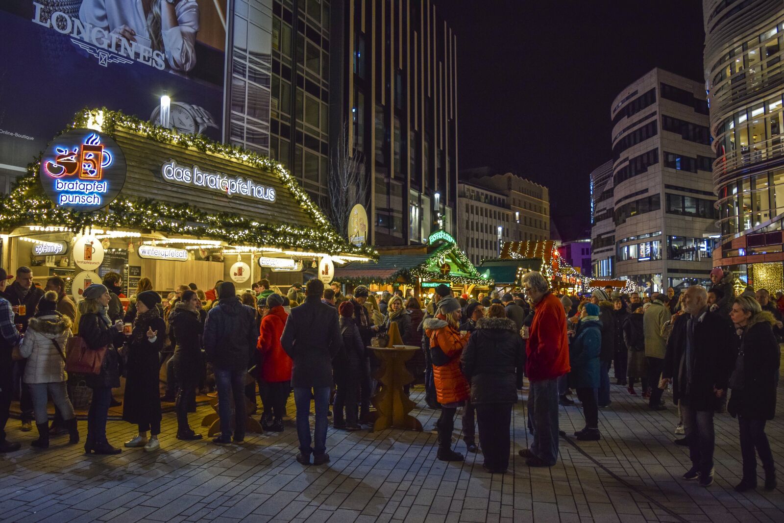 Nikon D3300 sample photo. Christmas market, bude, christmas photography