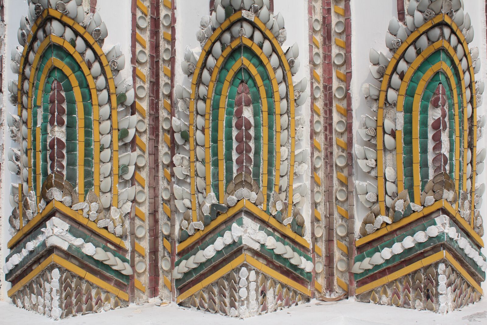 Canon EOS 600D (Rebel EOS T3i / EOS Kiss X5) sample photo. Ornaments, mosaic, structure photography