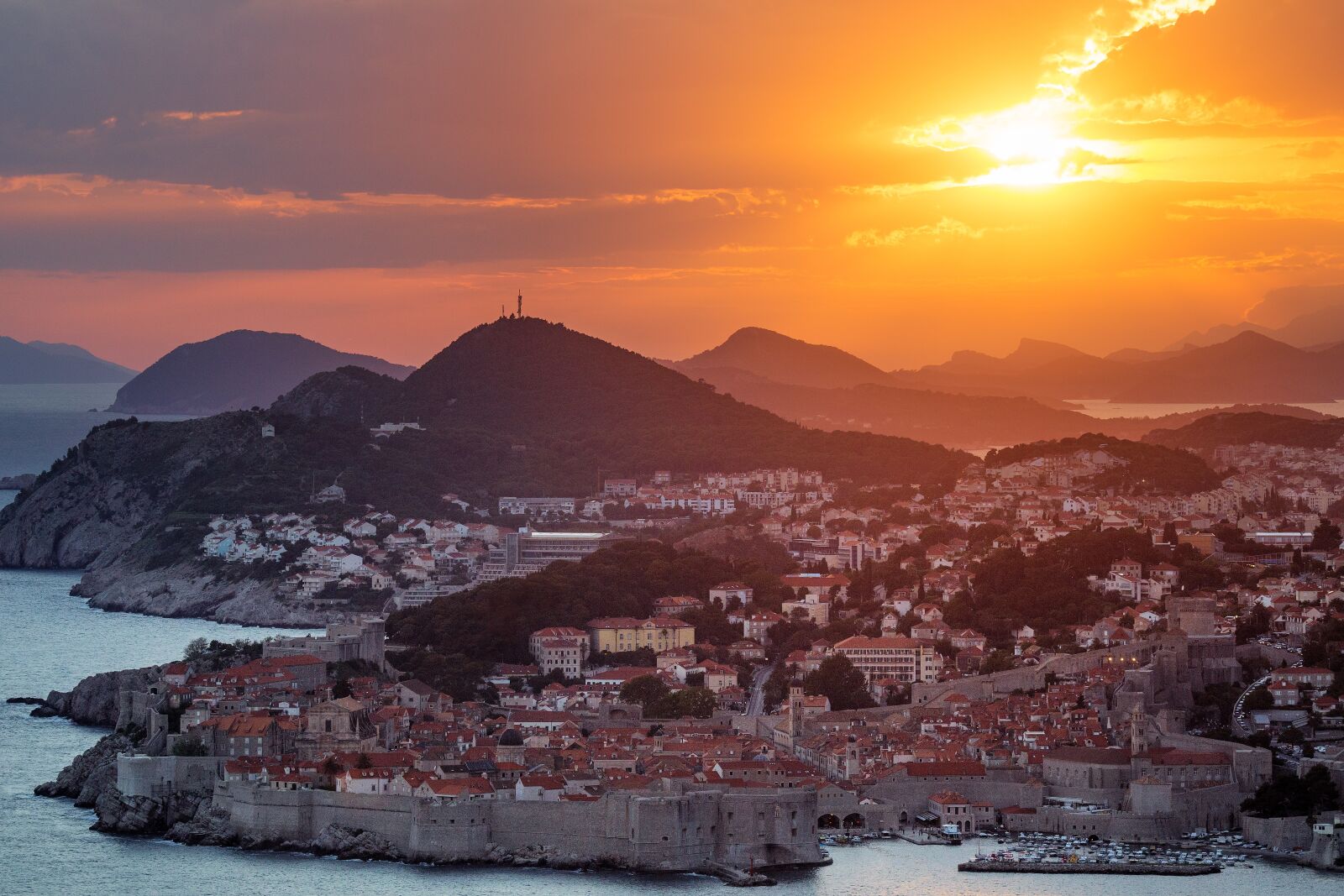 Canon EOS 6D + Tamron SP 150-600mm F5-6.3 Di VC USD sample photo. Dubrovnik, sunset, cityscape photography