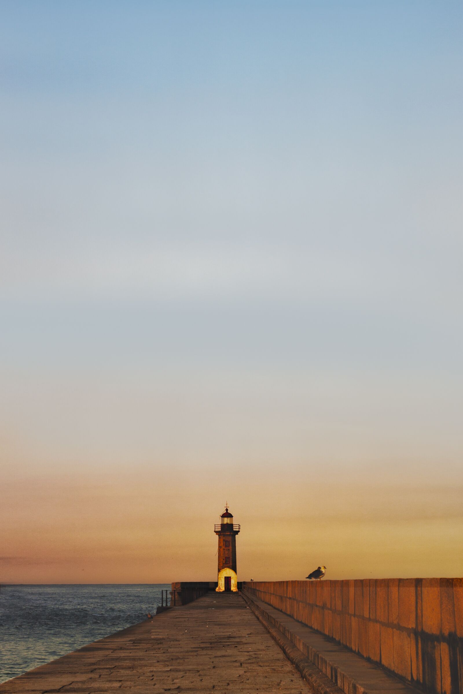 Canon EOS 500D (EOS Rebel T1i / EOS Kiss X3) sample photo. Lighthouse, order, dawn photography