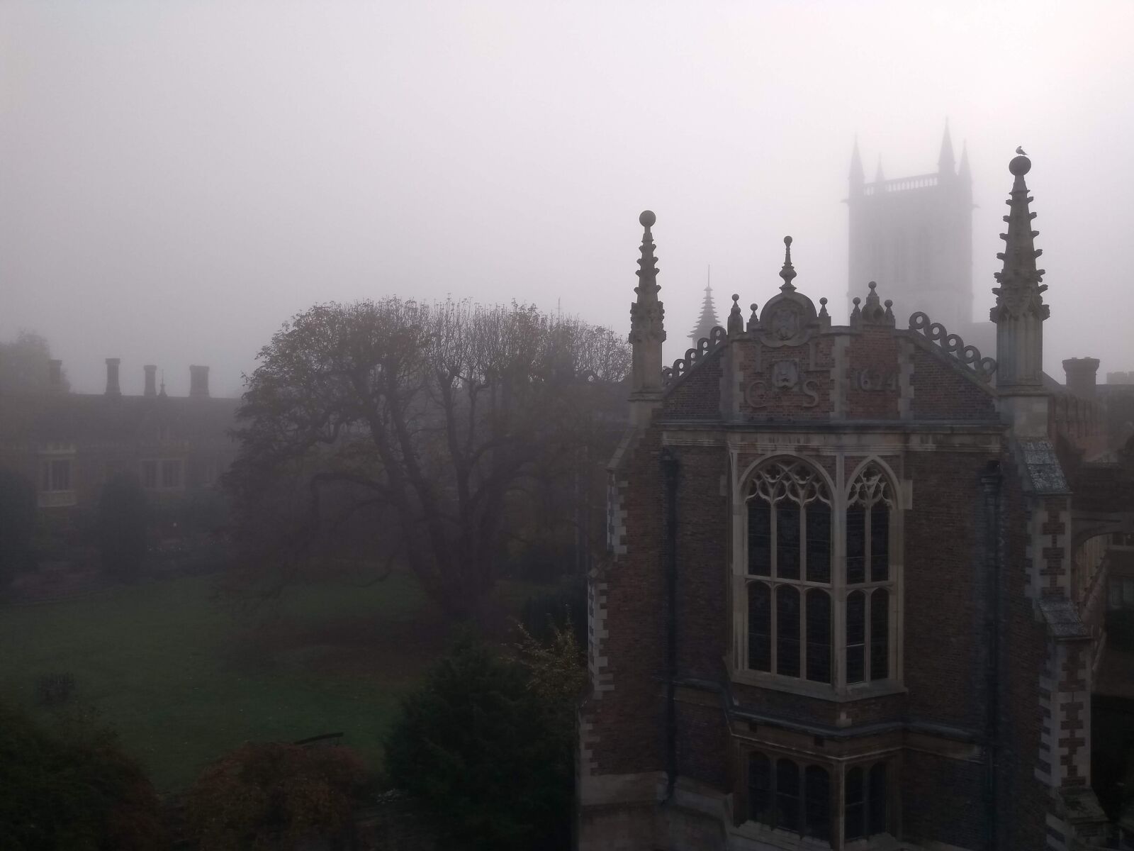 Motorola Moto G (5S) sample photo. Cambridge, chapel, fog photography