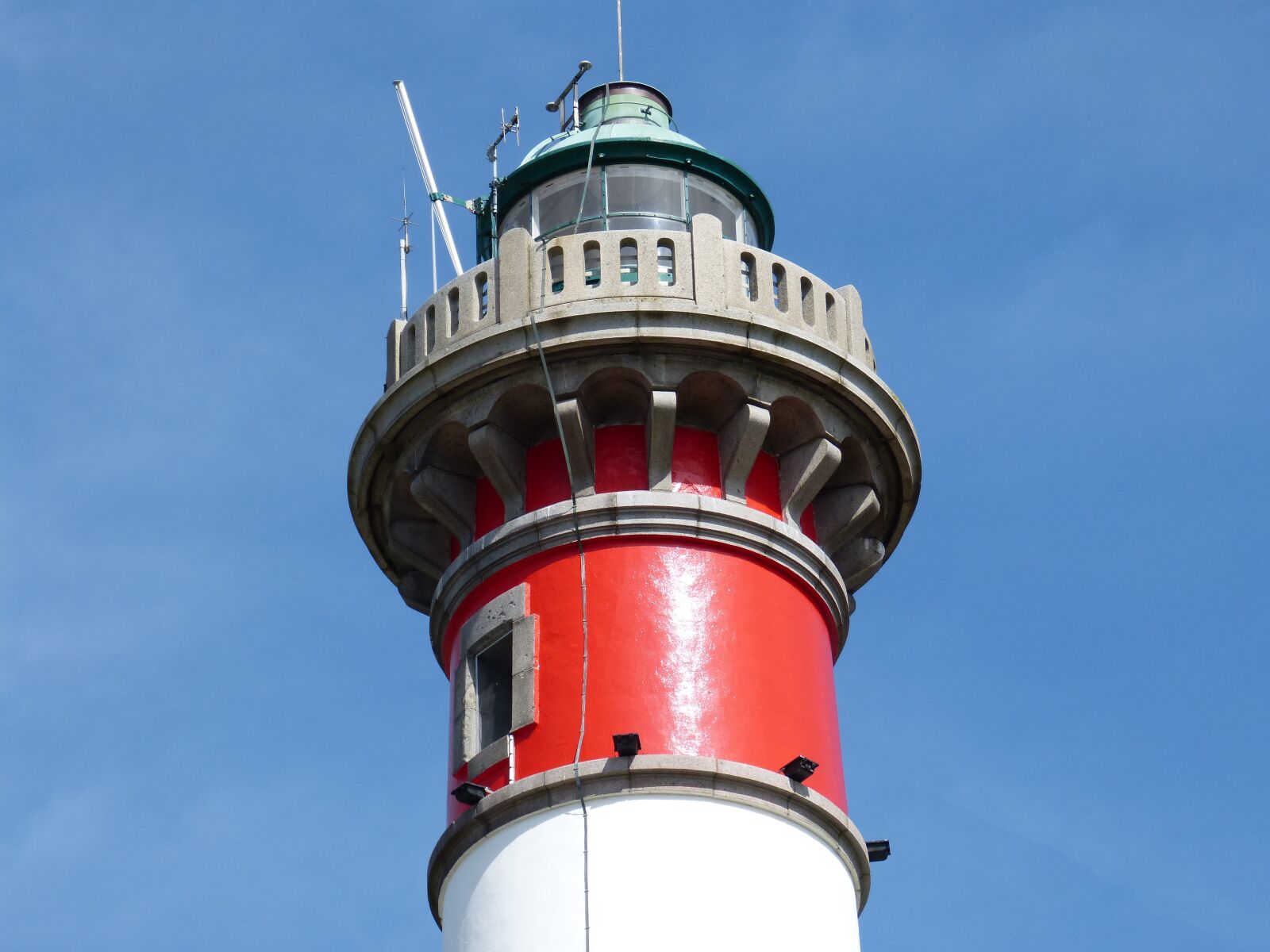 Panasonic DMC-FZ62 sample photo. Lighthouse, red and white photography