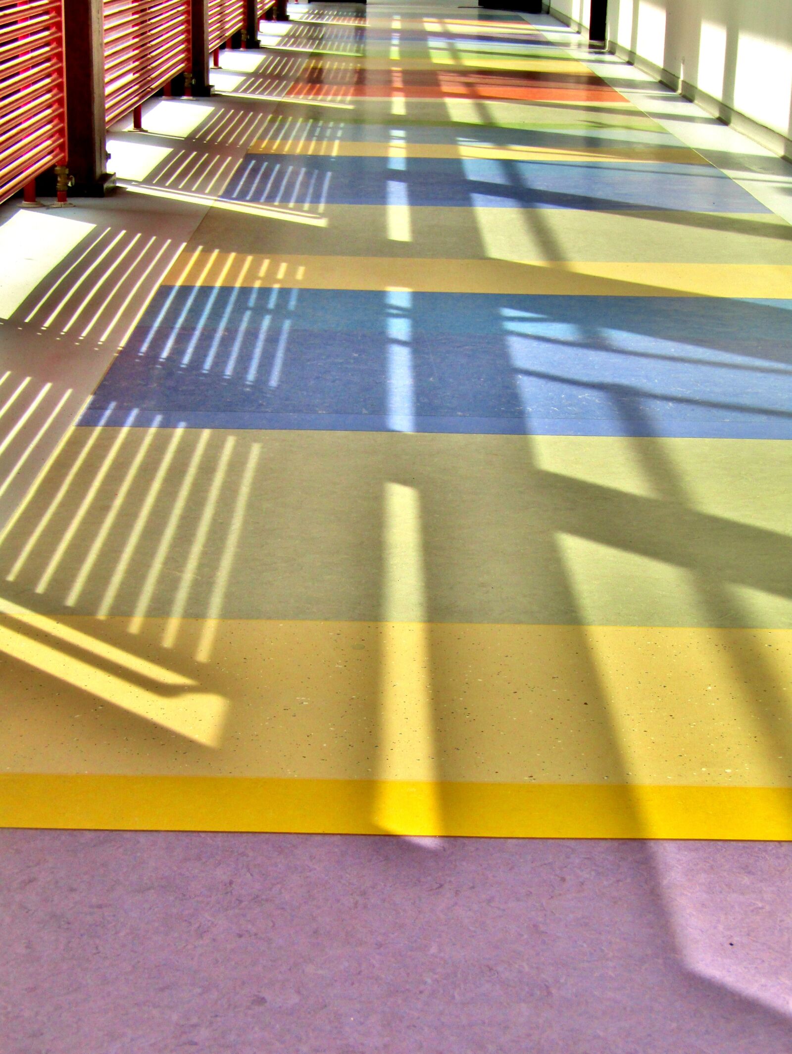 Canon POWERSHOT SX432 IS sample photo. Floor, shadow, sun photography