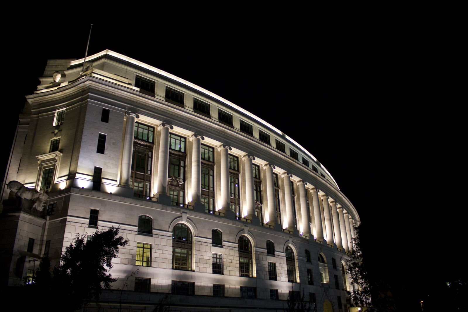 Canon EOS 550D (EOS Rebel T2i / EOS Kiss X4) sample photo. London, building, architecture photography