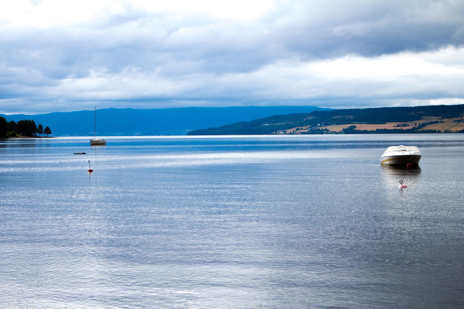 Canon EOS 700D (EOS Rebel T5i / EOS Kiss X7i) sample photo. Lake, boats, water photography
