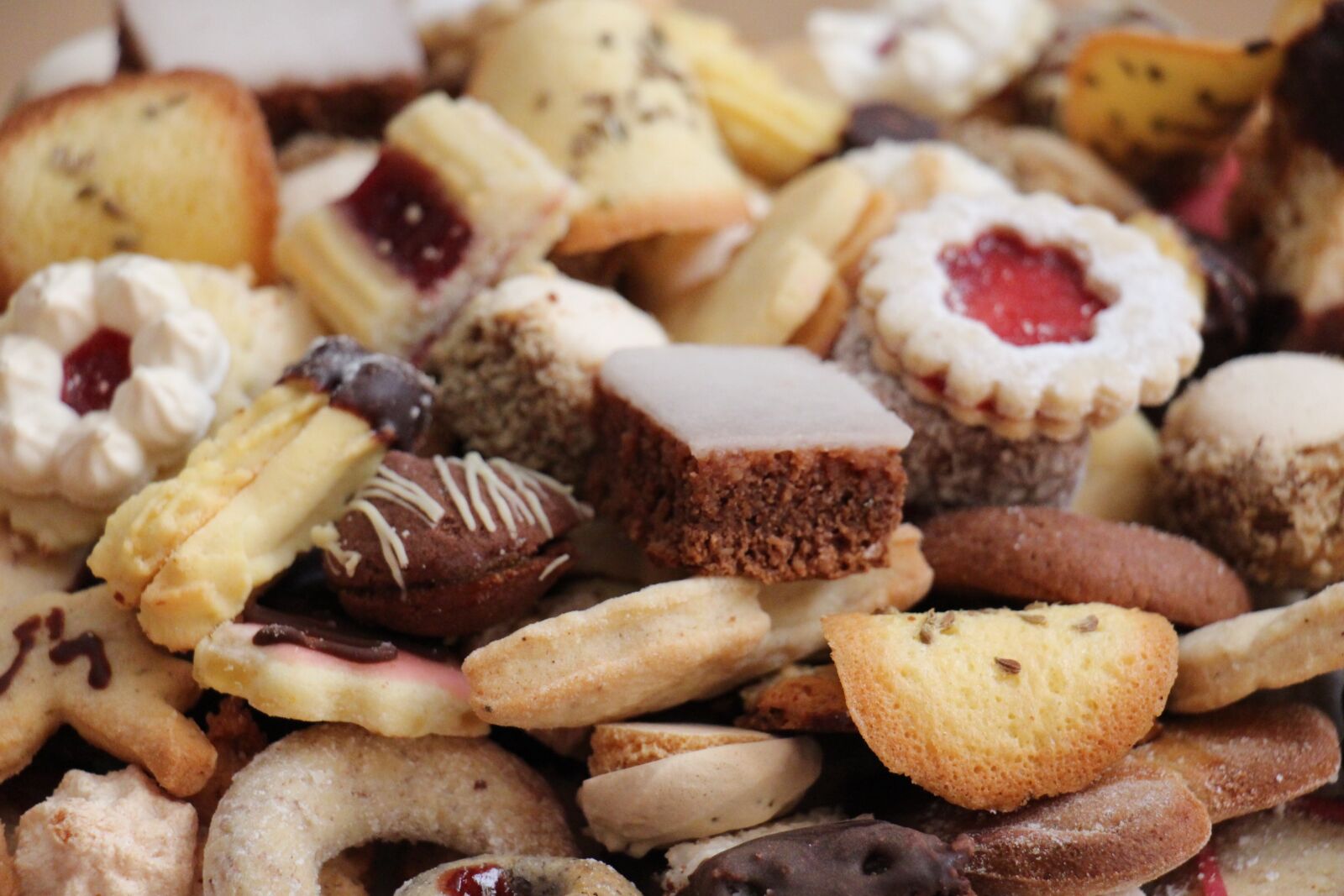 Canon EOS 700D (EOS Rebel T5i / EOS Kiss X7i) sample photo. Cookies, diversity, nibble photography