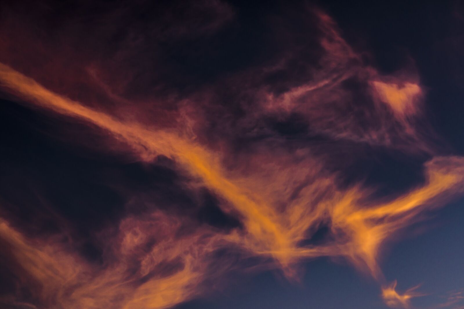 Sony a6300 + Sigma 30mm F2.8 EX DN sample photo. Clouds, sky, dark clouds photography