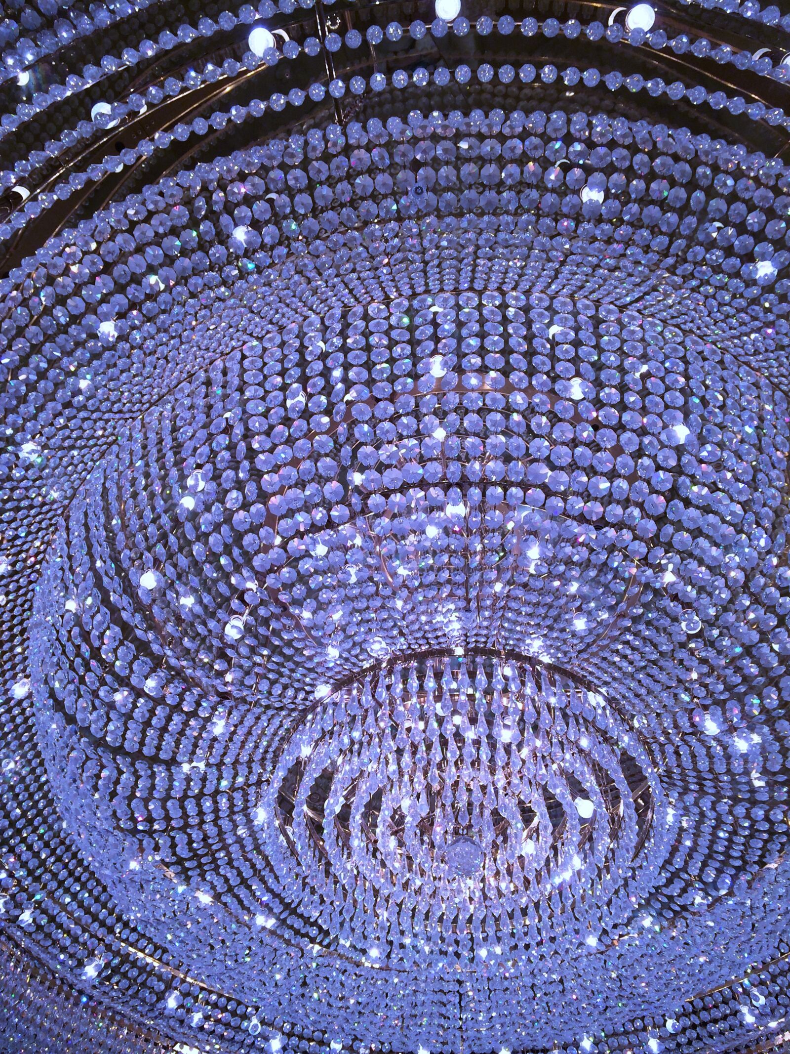 iPhone 5s back camera 4.12mm f/2.2 sample photo. Chandelier, lighting equipment, ceiling photography