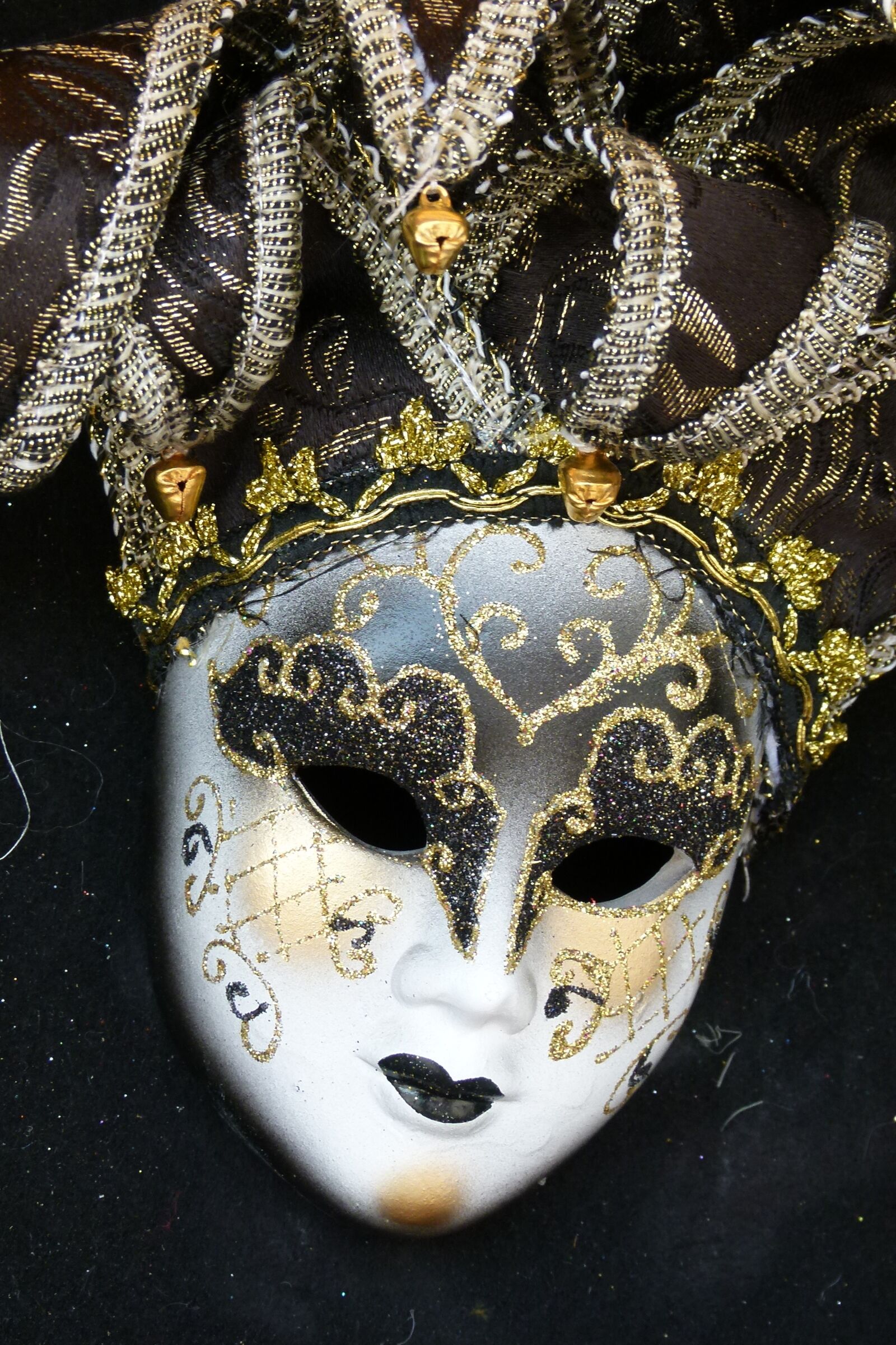 Panasonic Lumix DMC-FZ100 sample photo. Mask, venice, italy photography