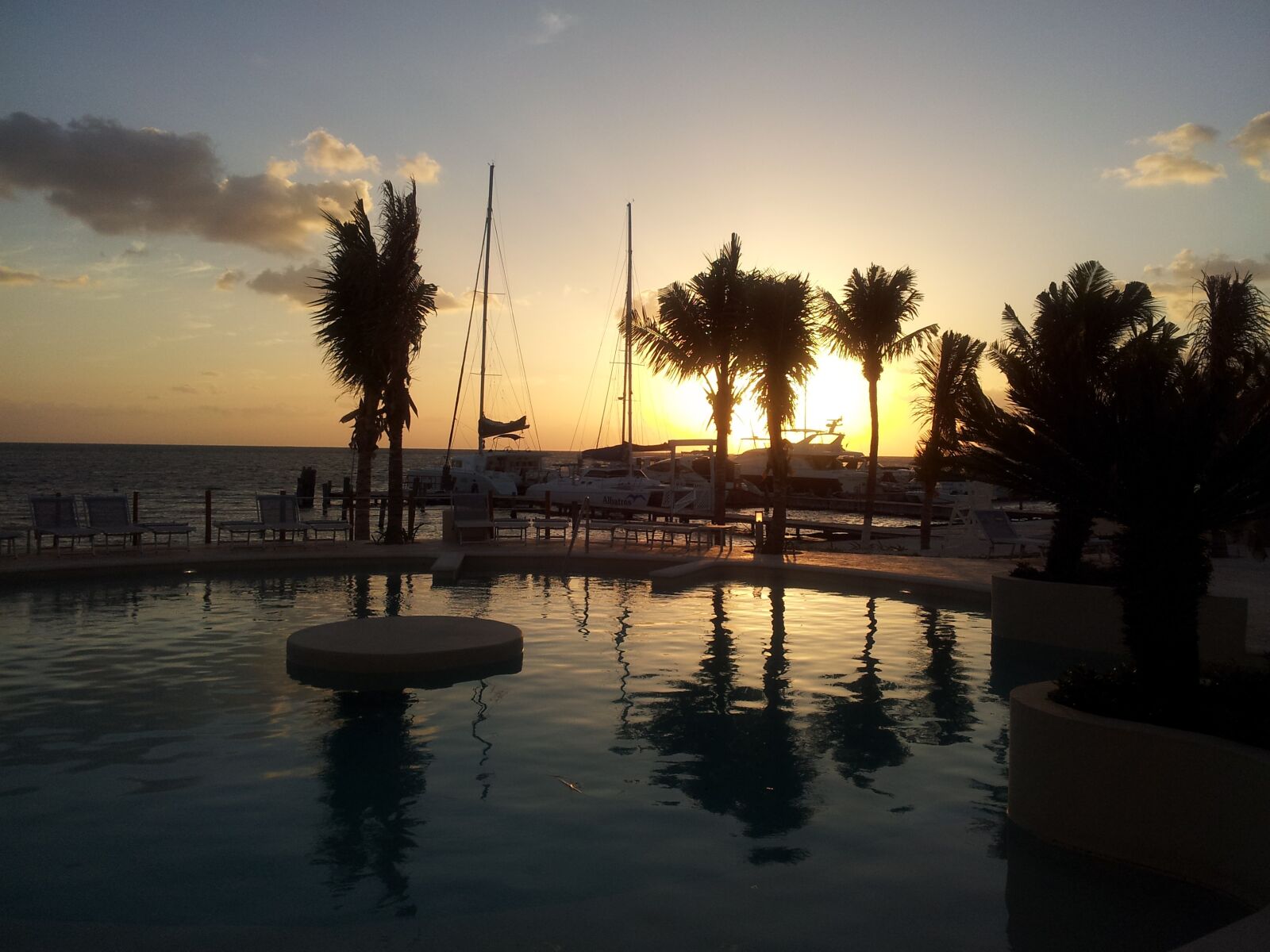Samsung Galaxy S2 sample photo. Sea, palms, beach photography
