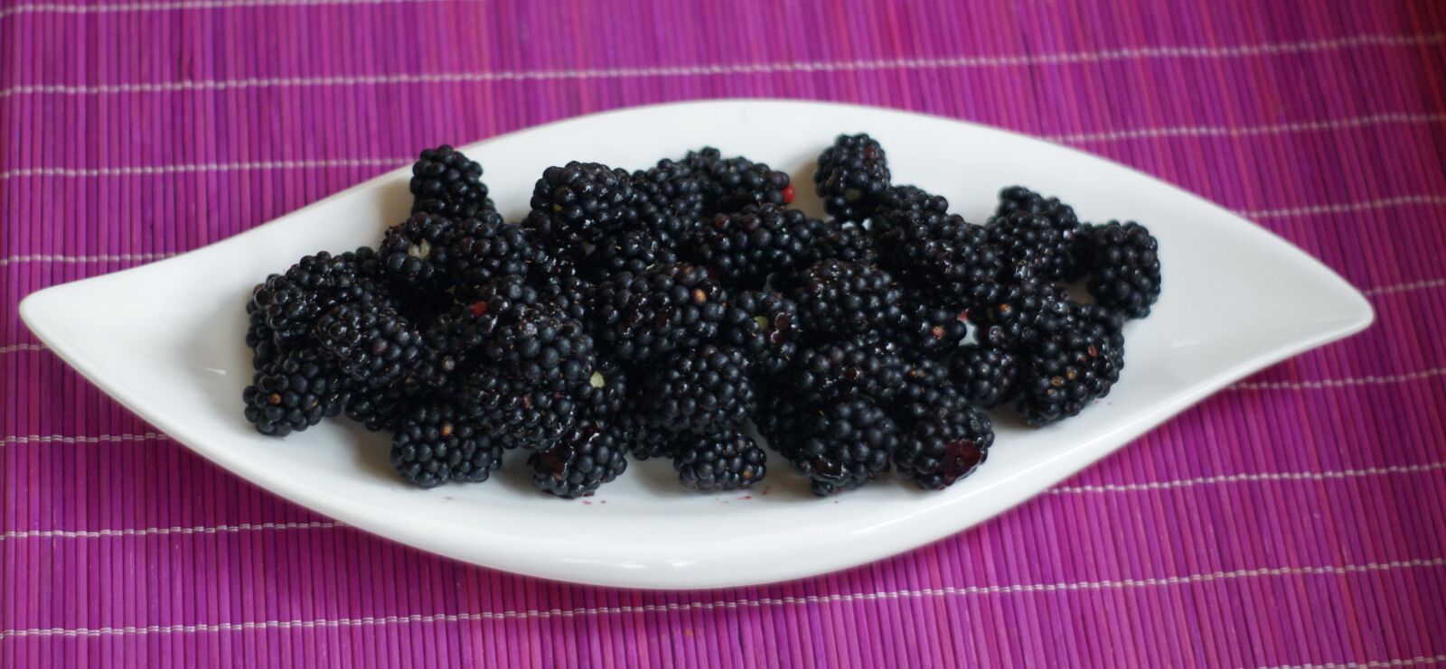 Sony Alpha DSLR-A290 sample photo. Blackberries, wild berries, berry photography