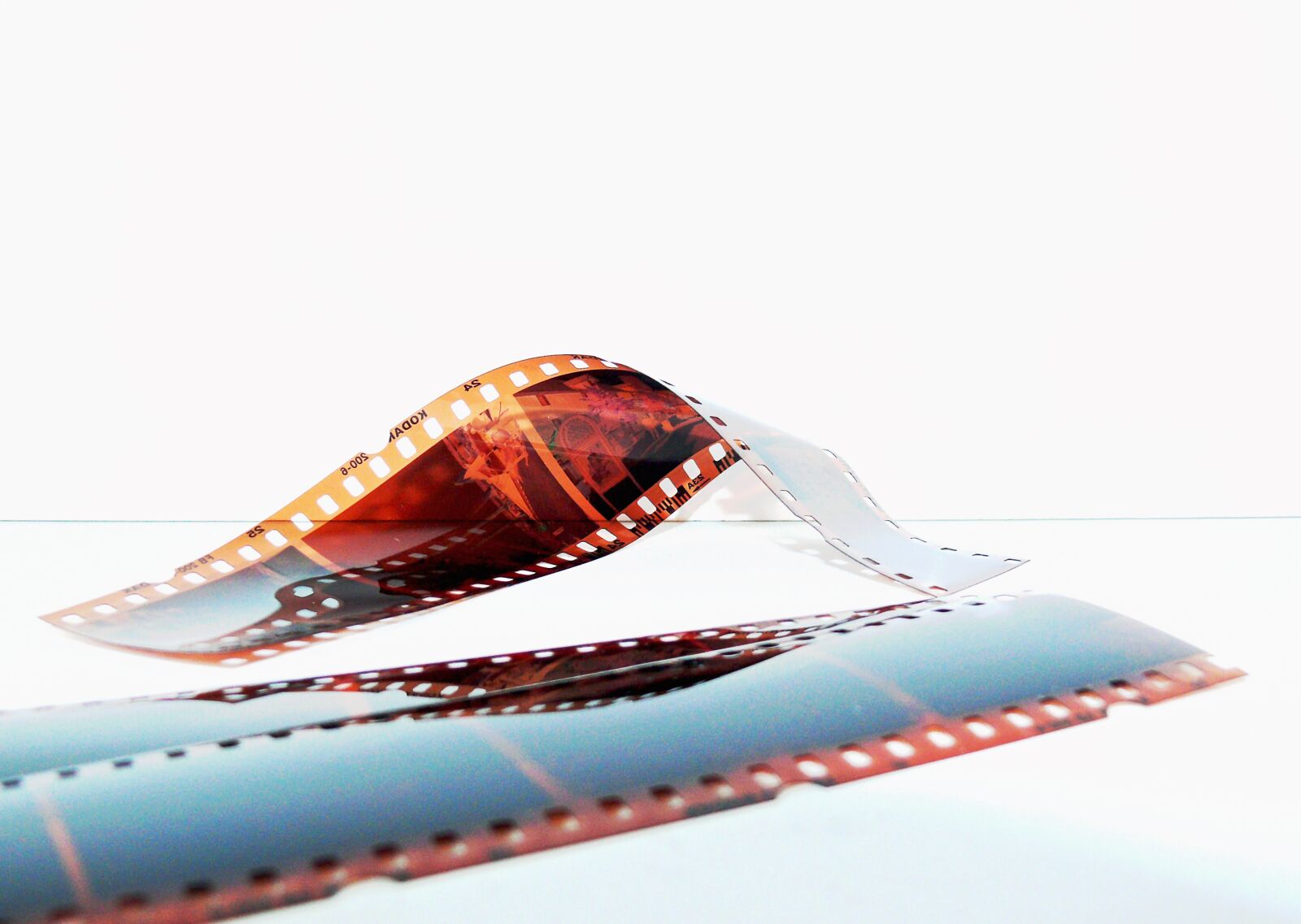 Leica V-LUX 1 sample photo. Movies, slides, analog photography