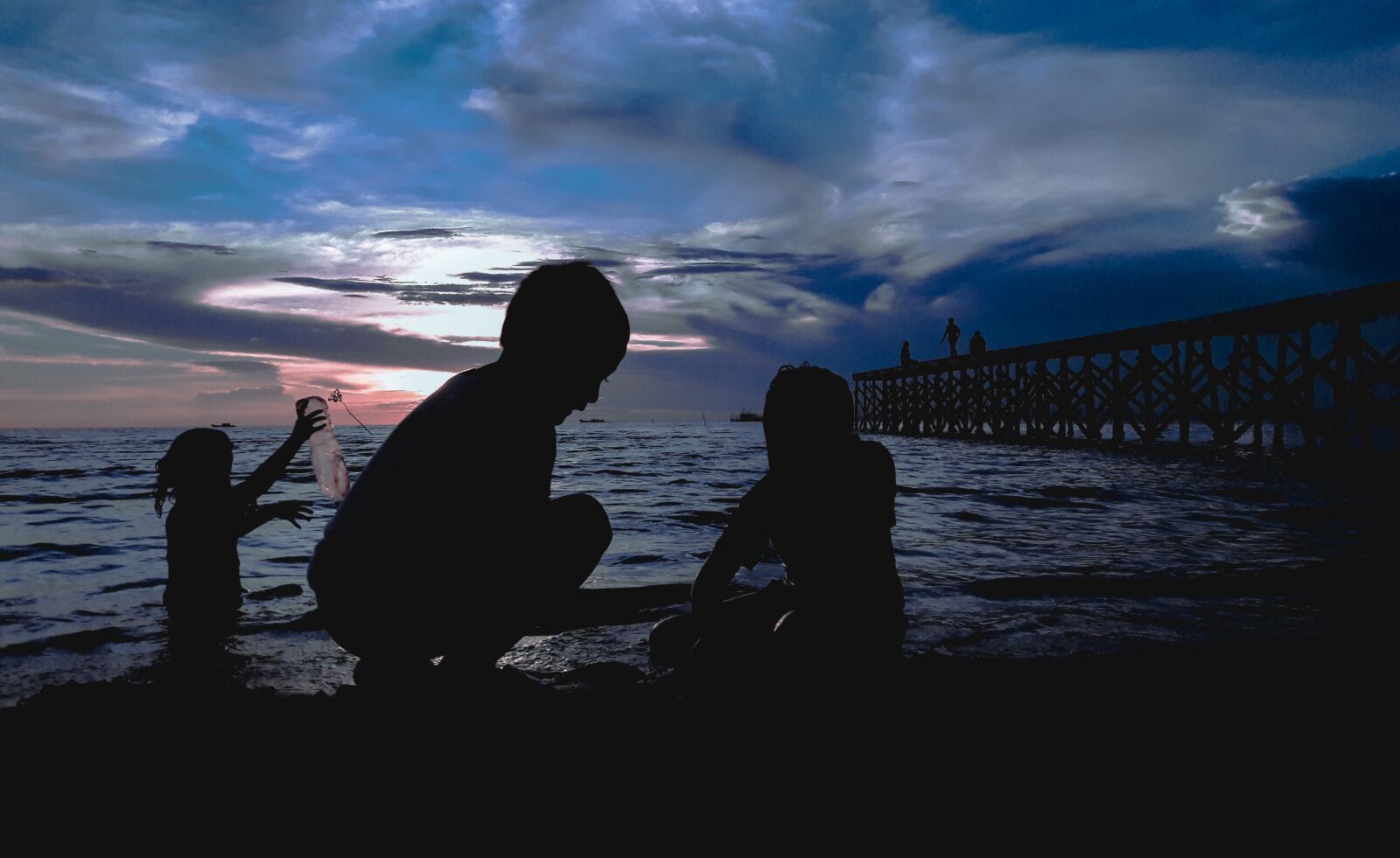 Samsung Galaxy A5(2016) sample photo. Sunset, twilight, young children photography