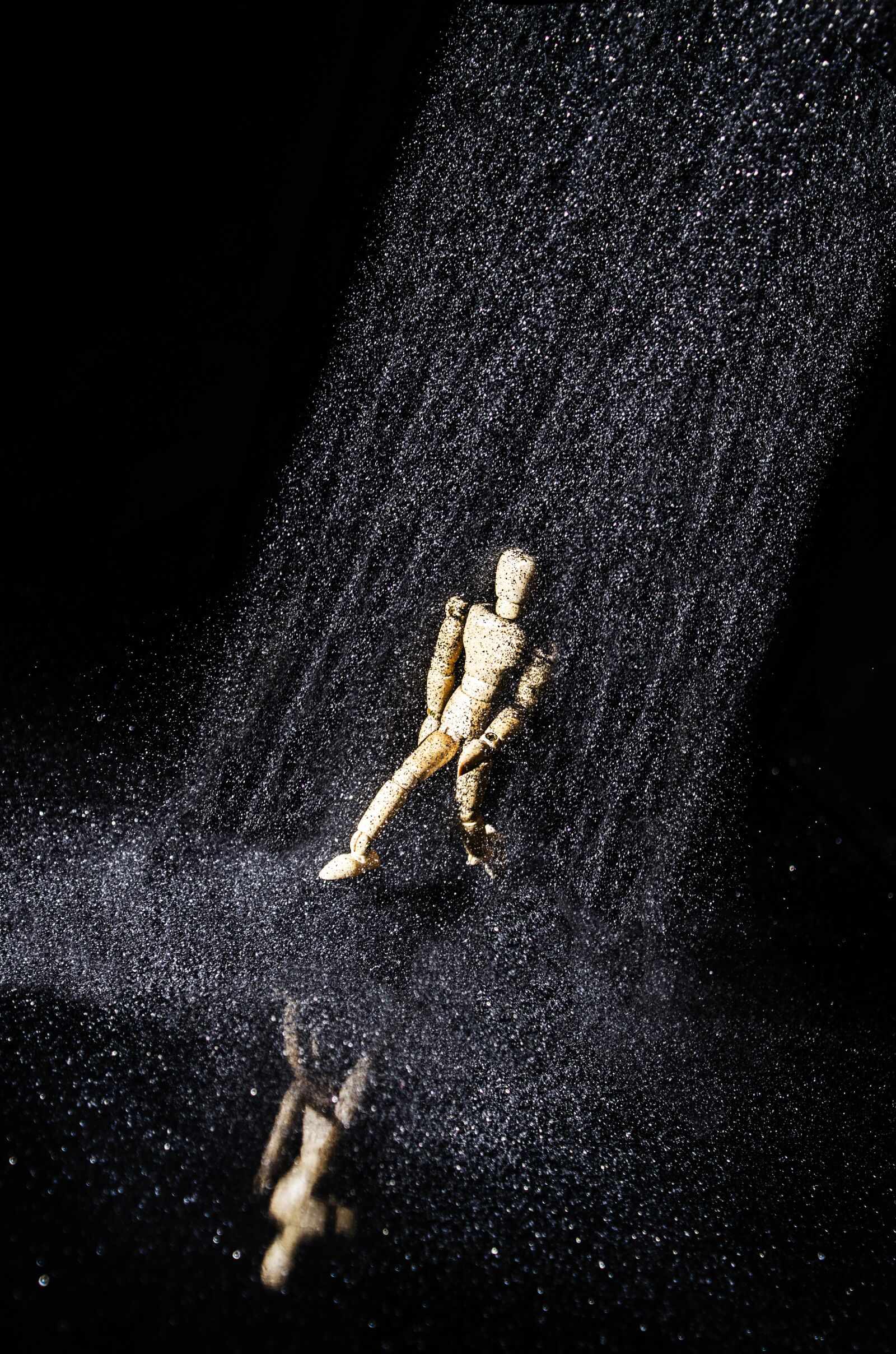 Nikon D7000 sample photo. Wooden man, sand, reflection photography