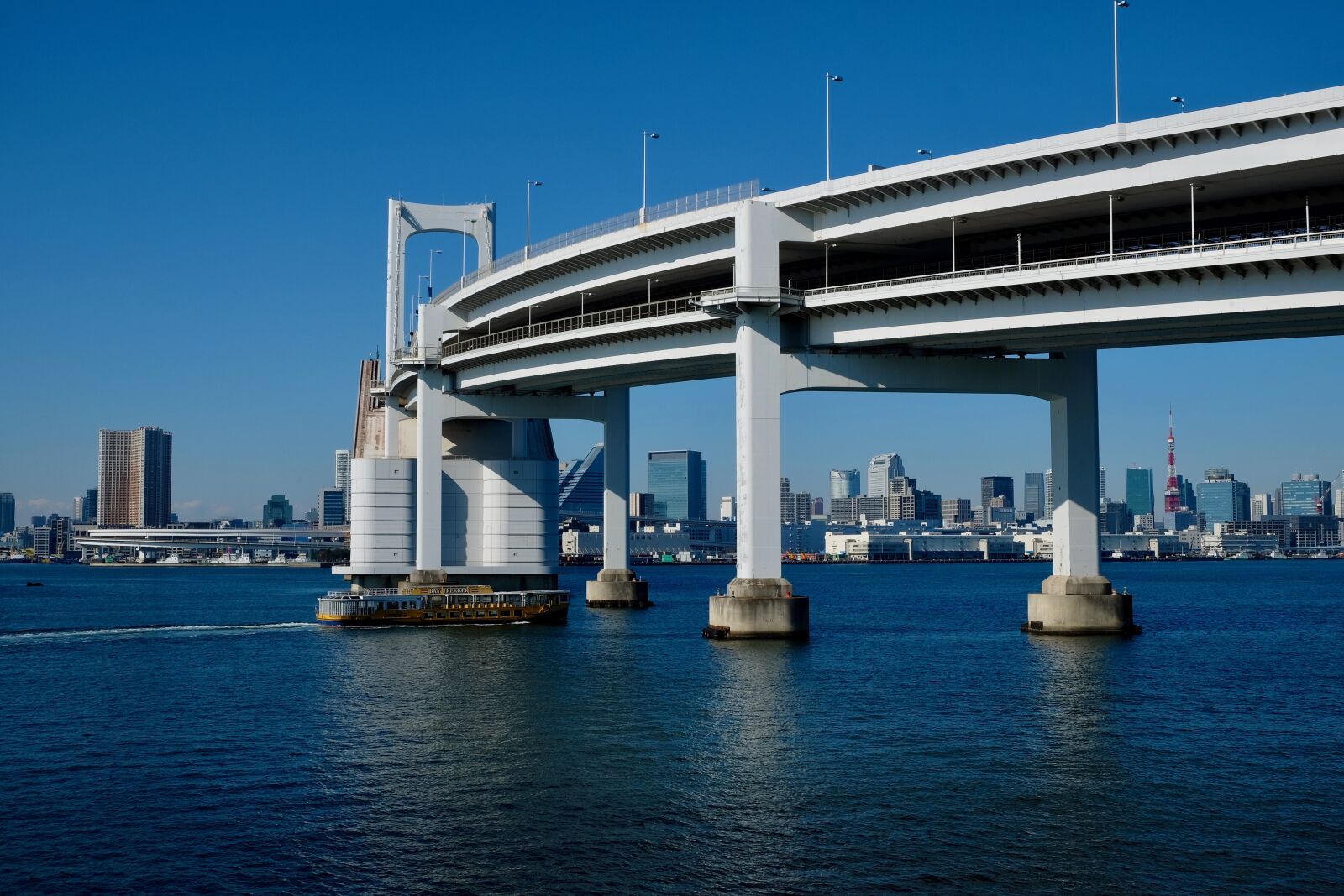 Fujifilm X-T10 sample photo. Bridge, sea, ship photography