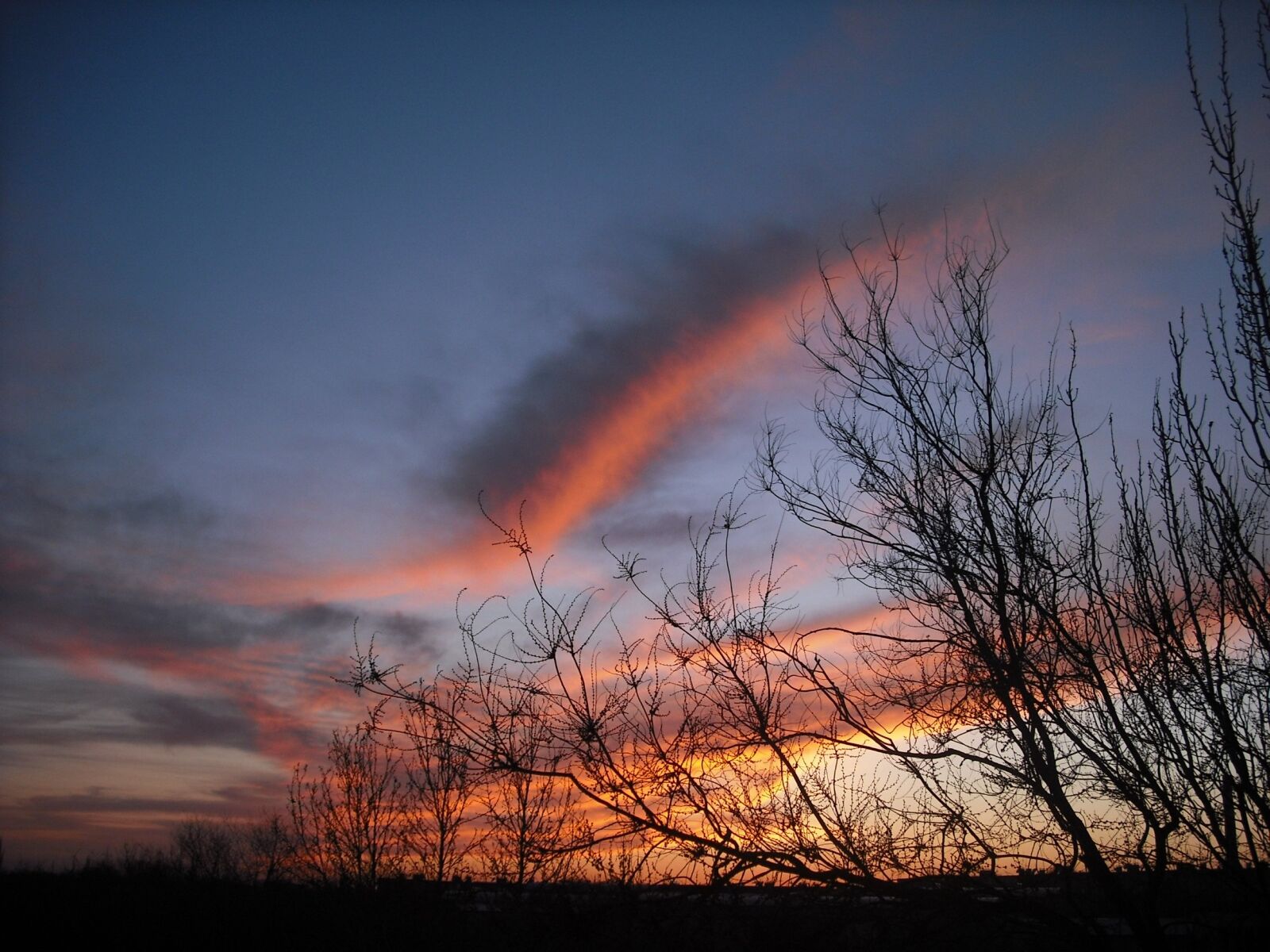 Fujifilm FinePix J10 sample photo. Haze, sunset, sky photography