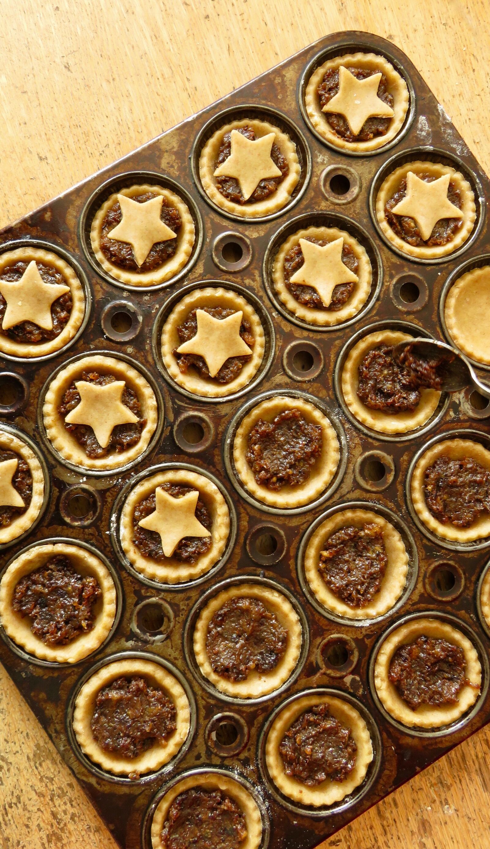 Canon PowerShot SX710 HS sample photo. Mince pies, christmas, baking photography