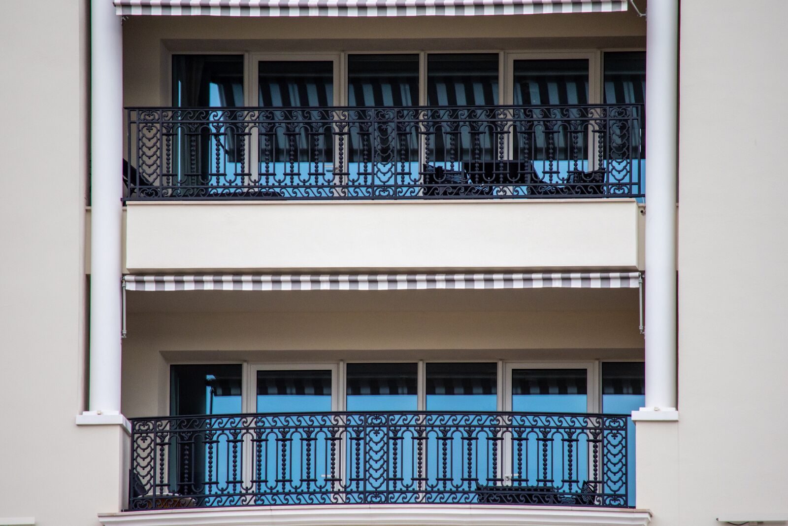 Nikon D5600 sample photo. Balcony, building, house photography