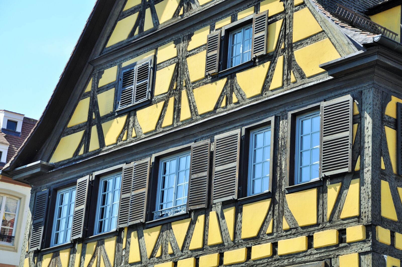 Nikon D90 sample photo. Alsace, studs, house photography