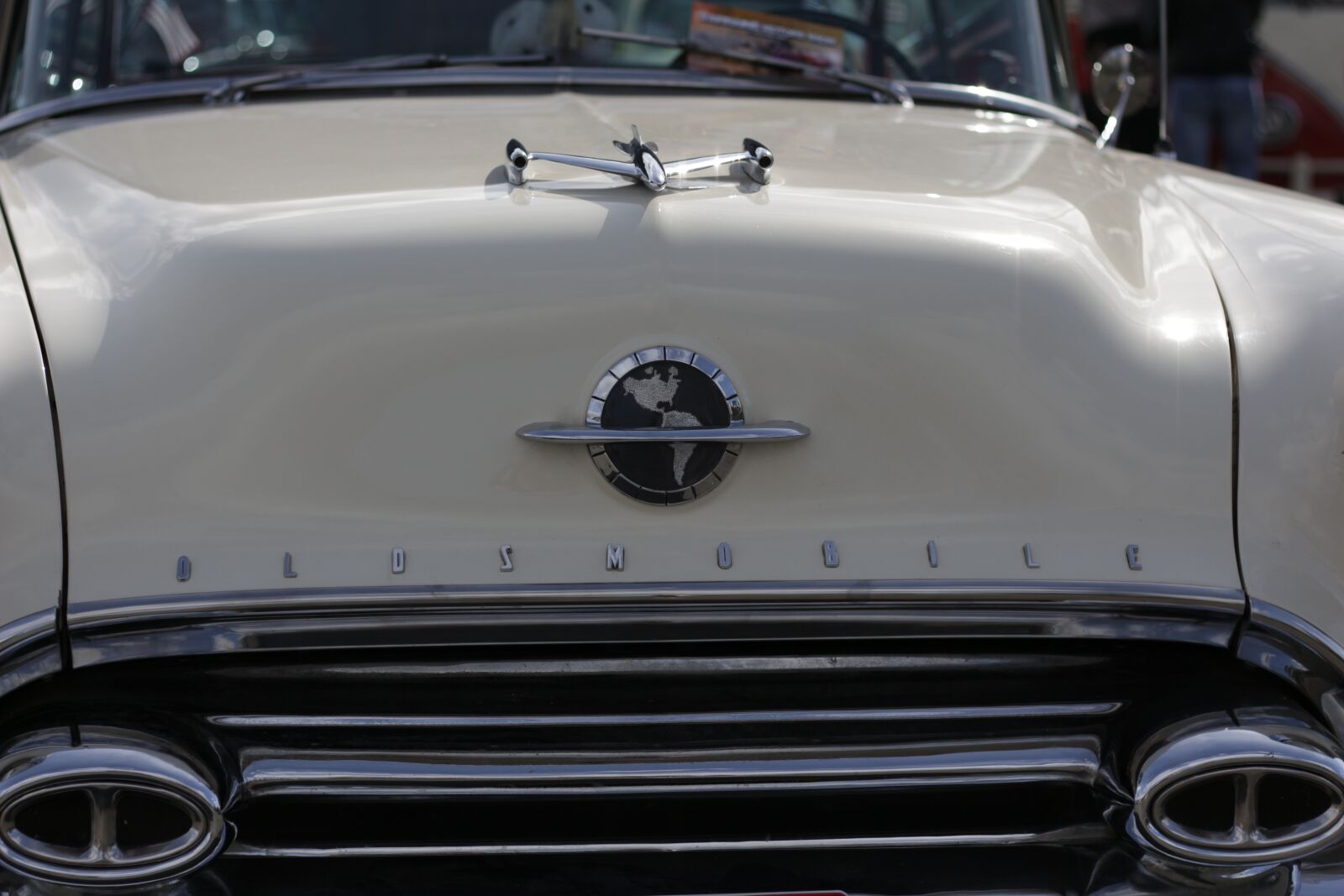 Canon EF 50mm F1.8 STM sample photo. Oldsmobile, car, vintage photography