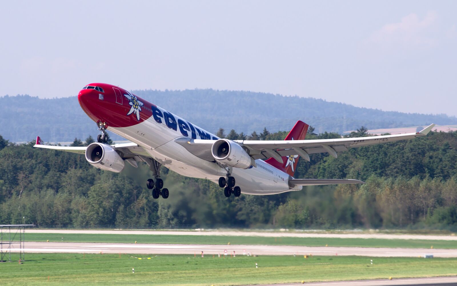 Nikon D300S sample photo. Airbus a330, edelweiss, airport photography