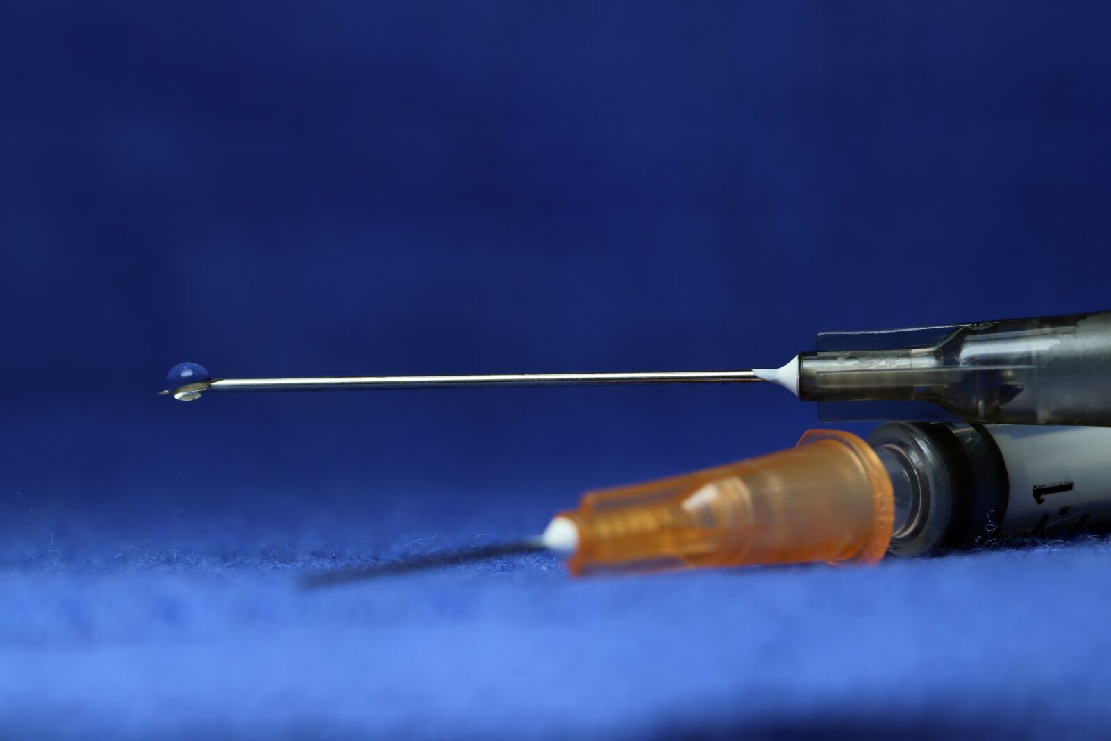 Canon EOS 800D (EOS Rebel T7i / EOS Kiss X9i) sample photo. Syringe, medical, needle photography
