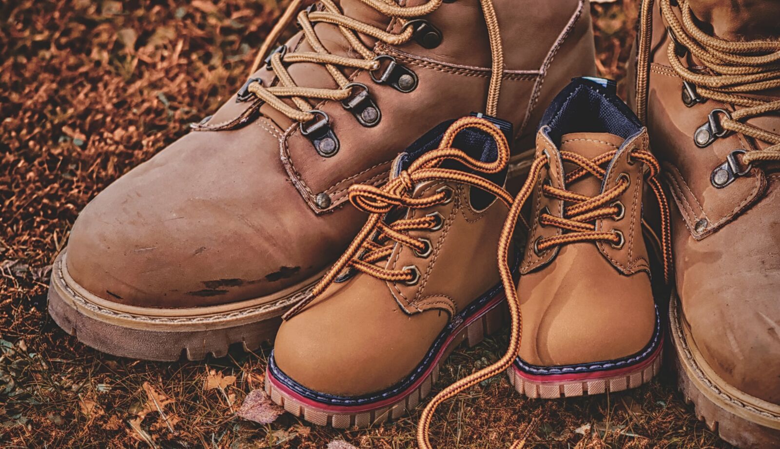 Nikon D7200 sample photo. Hiking shoes, children's shoes photography