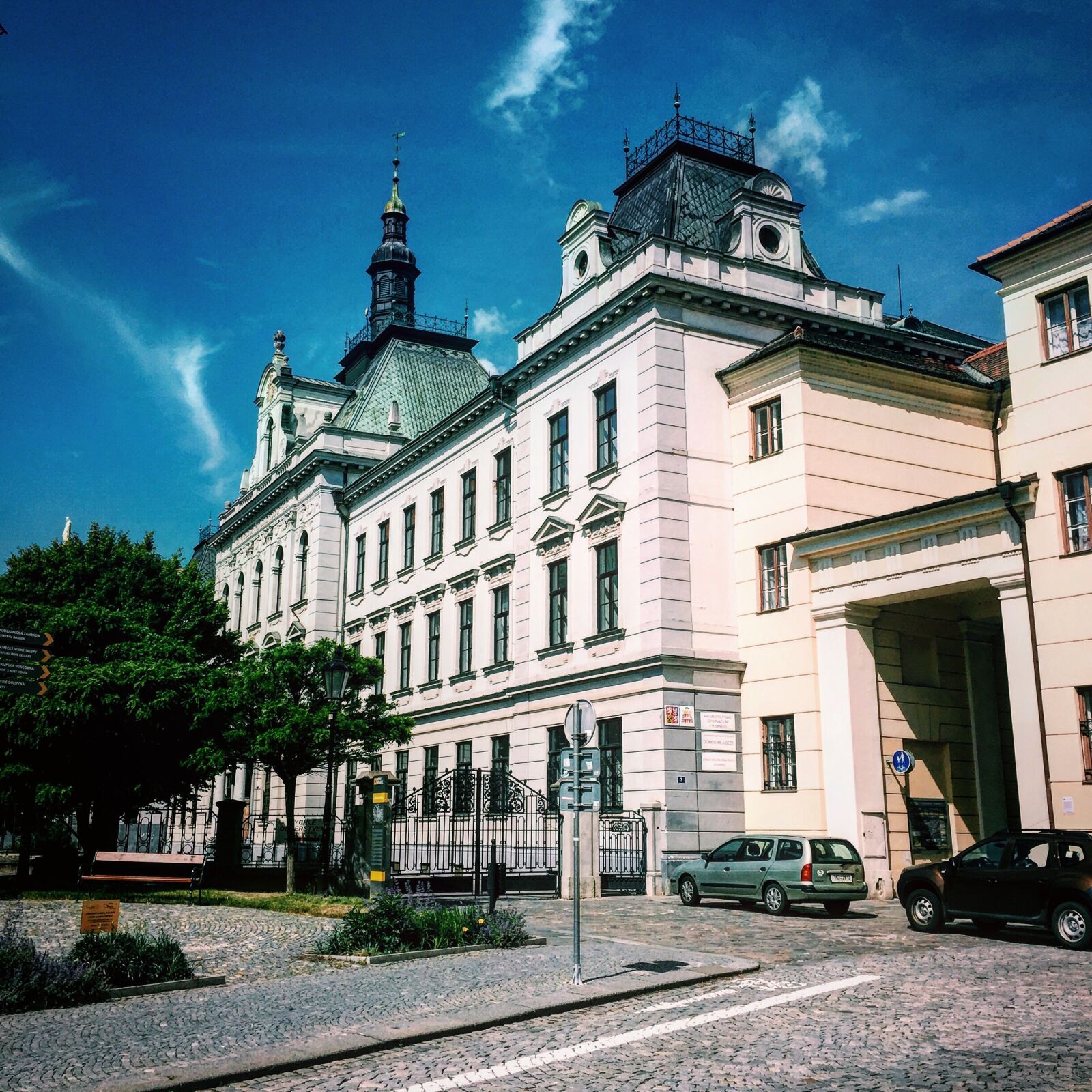 iPhone 6 Plus back camera 4.15mm f/2.2 sample photo. Czech, kromeriz, building photography