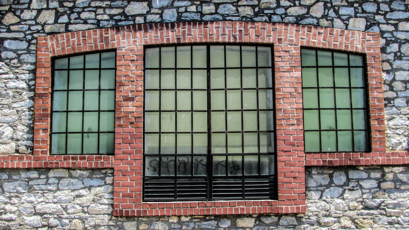 Canon PowerShot SX400 IS sample photo. Window, brick, old photography