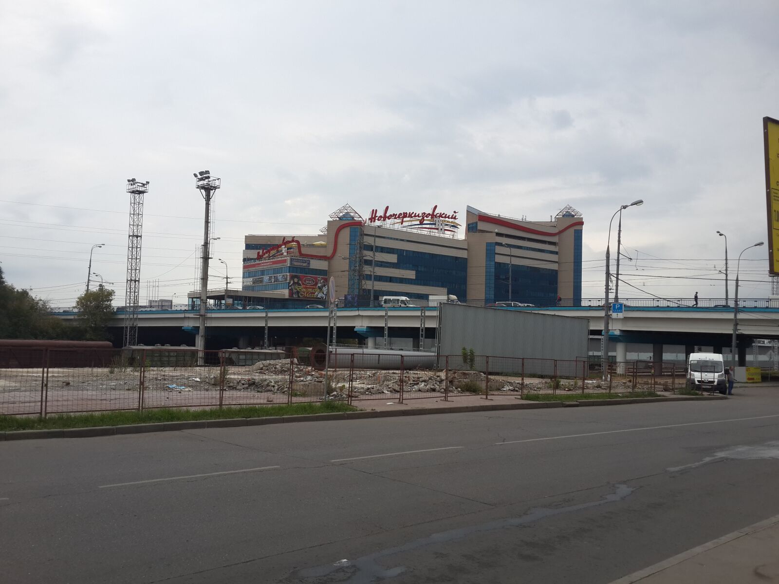 Samsung Galaxy S4 sample photo. Moscow, cherkizovo, metro photography