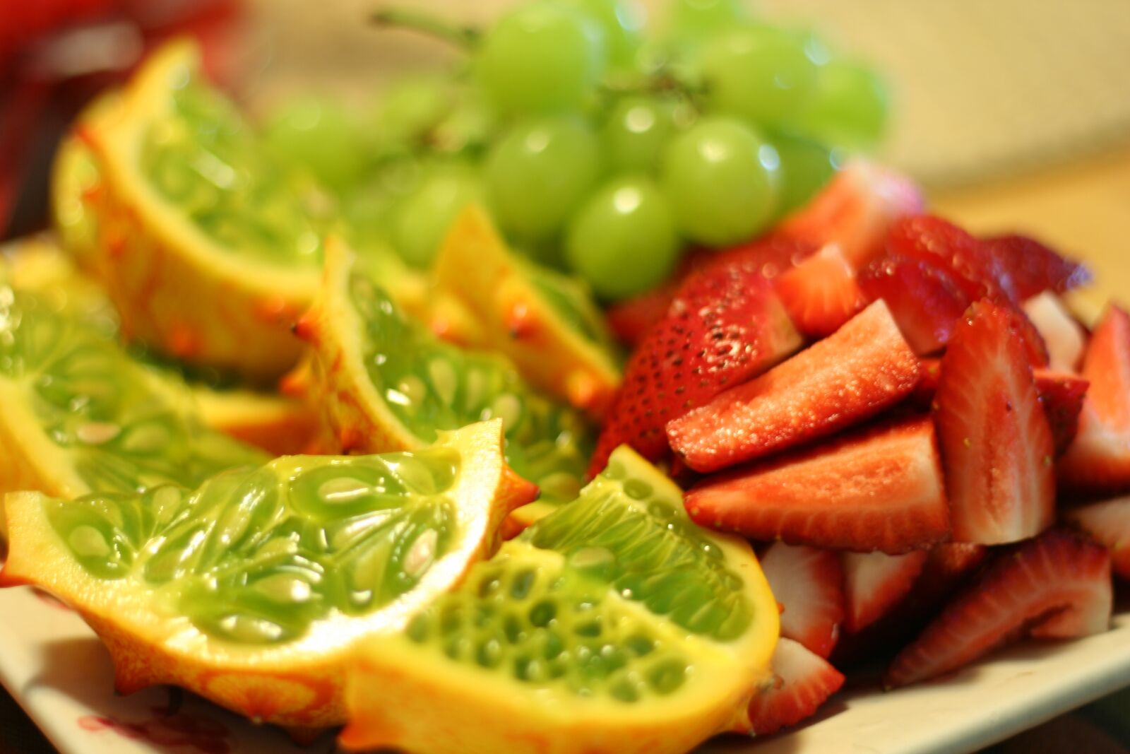 Canon EOS 350D (EOS Digital Rebel XT / EOS Kiss Digital N) sample photo. Fruit tray, healthy, food photography