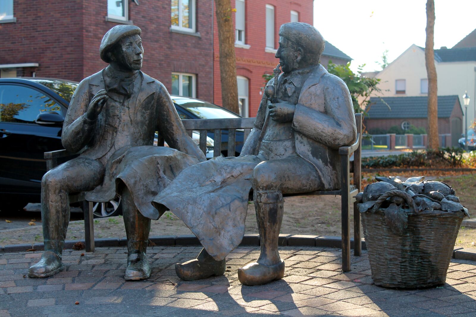 Canon EOS 1100D (EOS Rebel T3 / EOS Kiss X50) sample photo. Sculpture, weber, art photography