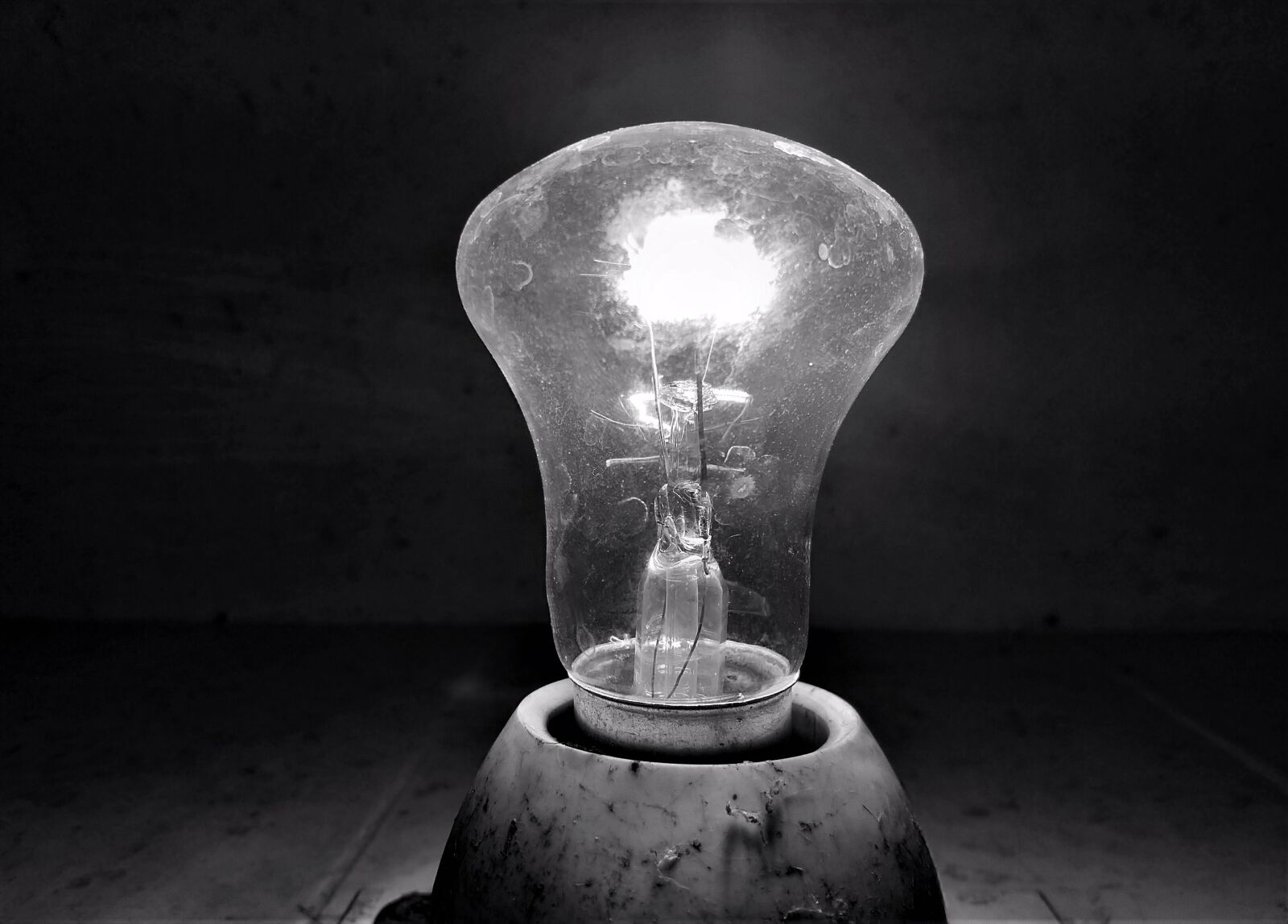 HMD Global Nokia 8 sample photo. Bulb, light, energy photography