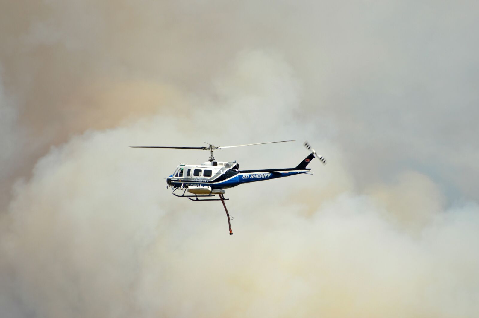 Nikon D3200 sample photo. Helicopter, wildfire, smoke photography
