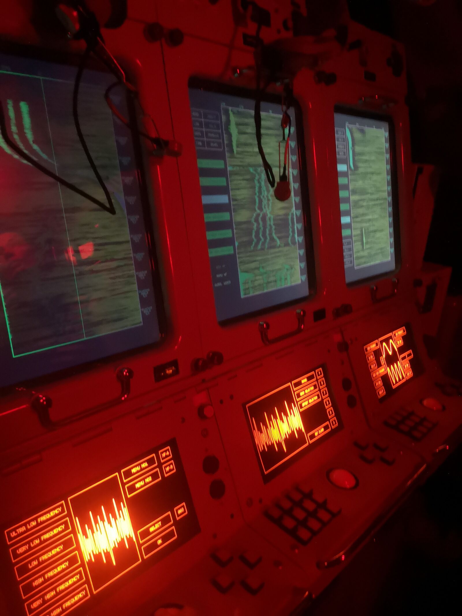 HUAWEI P20 sample photo. Sound, submarine, red photography