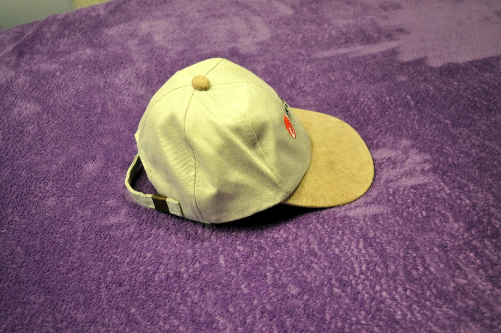 Nikon D5000 sample photo. Sports, cap, hat, purple photography