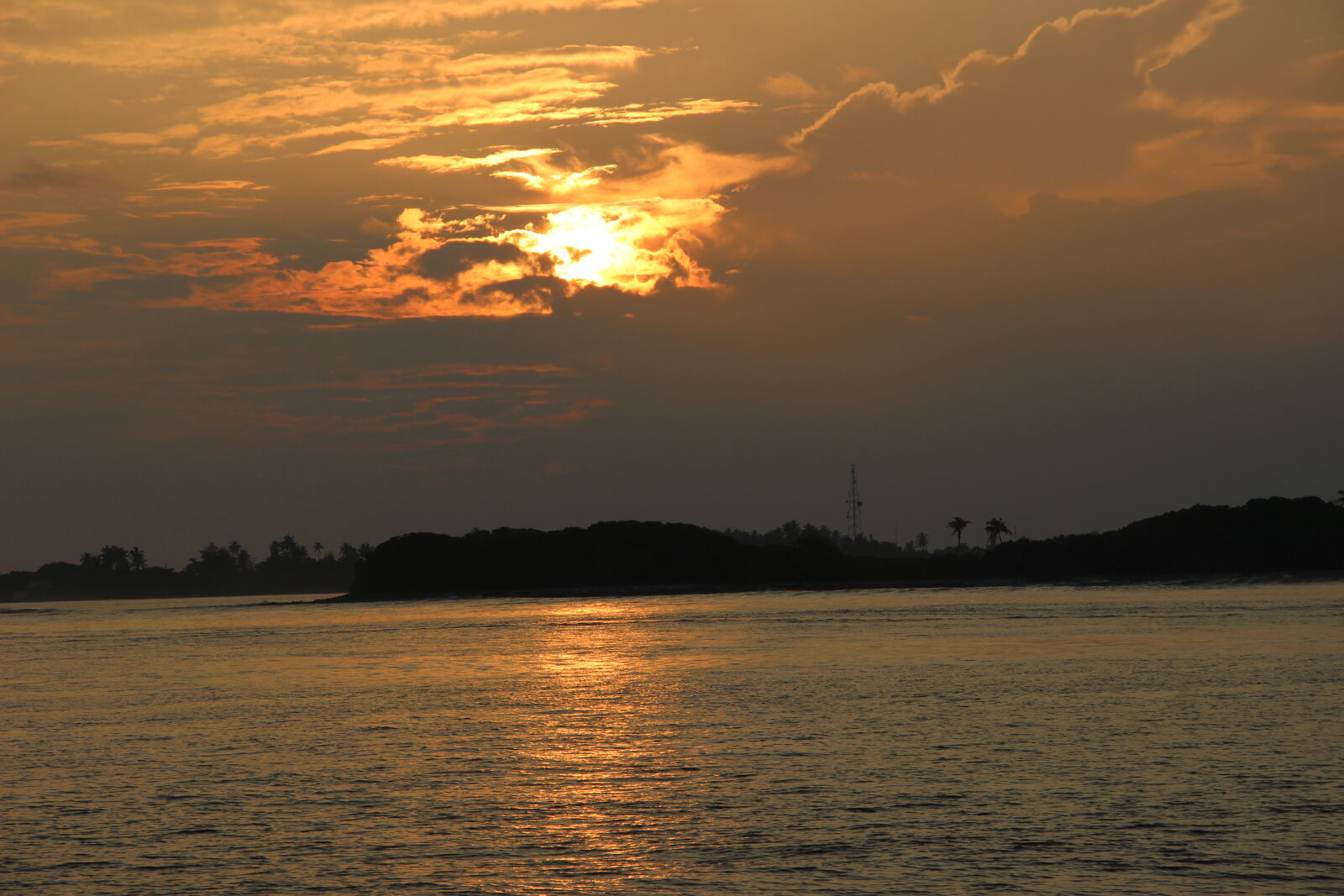 Canon EOS 600D (Rebel EOS T3i / EOS Kiss X5) sample photo. Sunset photography