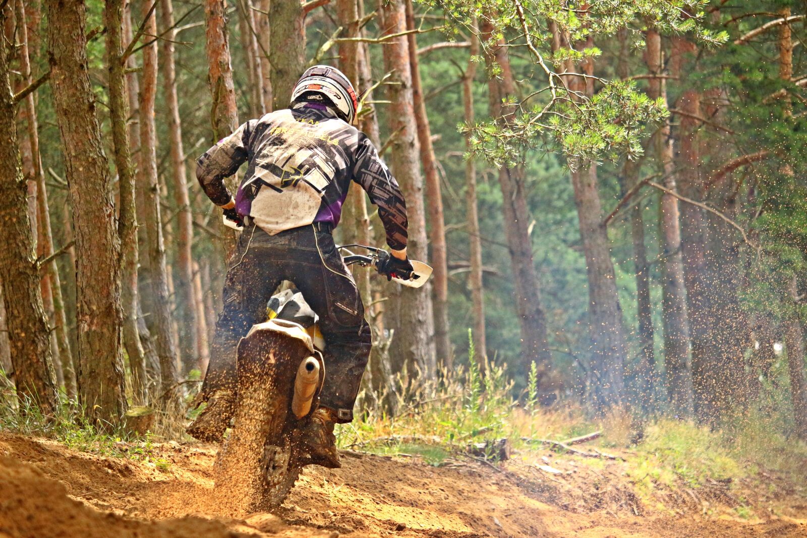 Canon EOS 100D (EOS Rebel SL1 / EOS Kiss X7) sample photo. Motocross, enduro, dirtbike photography