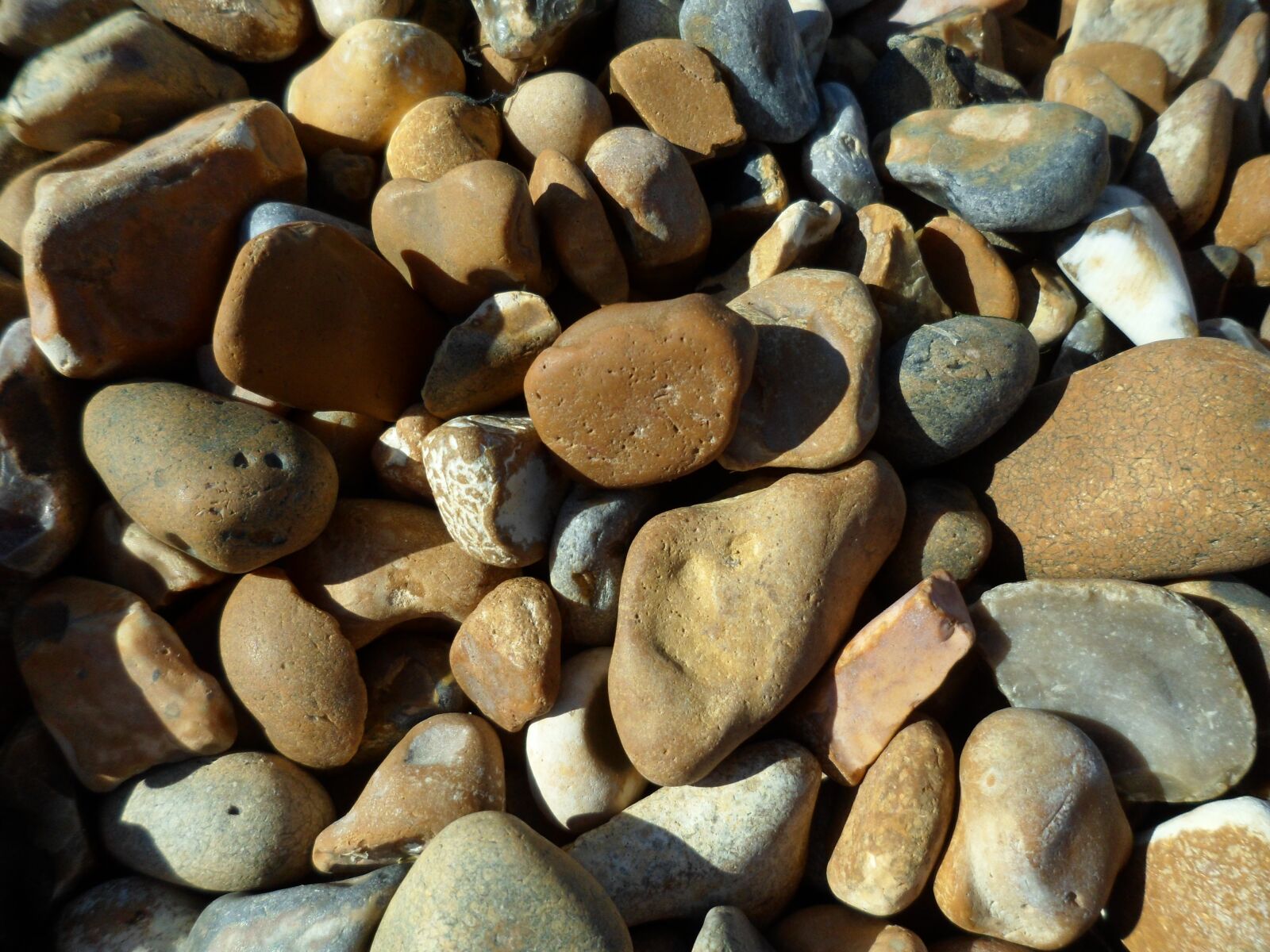 Samsung ST90,ST91 / VLUU ST90,ST91 sample photo. Pebbles, sea, beach photography