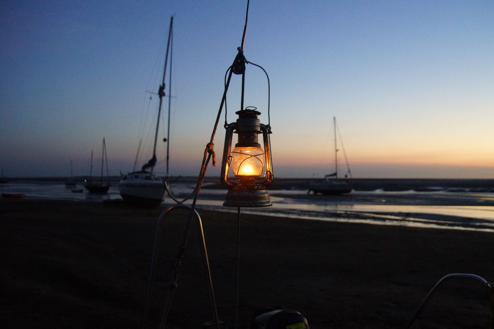 Sony SLT-A77 sample photo. Evening, north sea, kerosene photography
