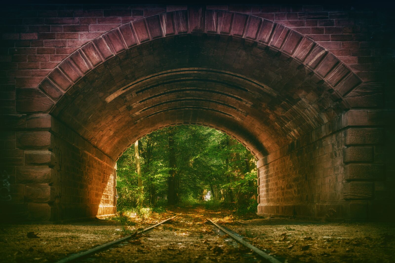 Fujifilm X-T2 sample photo. Tunnel, gleise, away photography