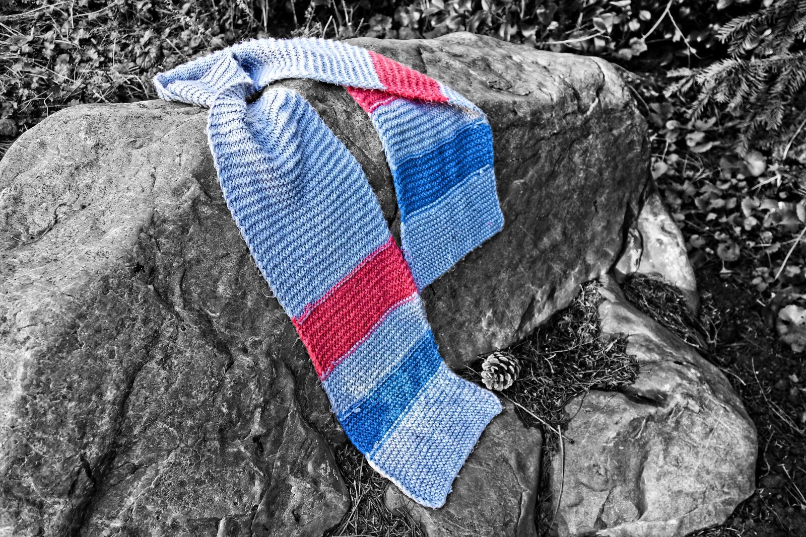 Sony Cyber-shot DSC-RX100 sample photo. Scarf, woolen scarf, knitwear photography