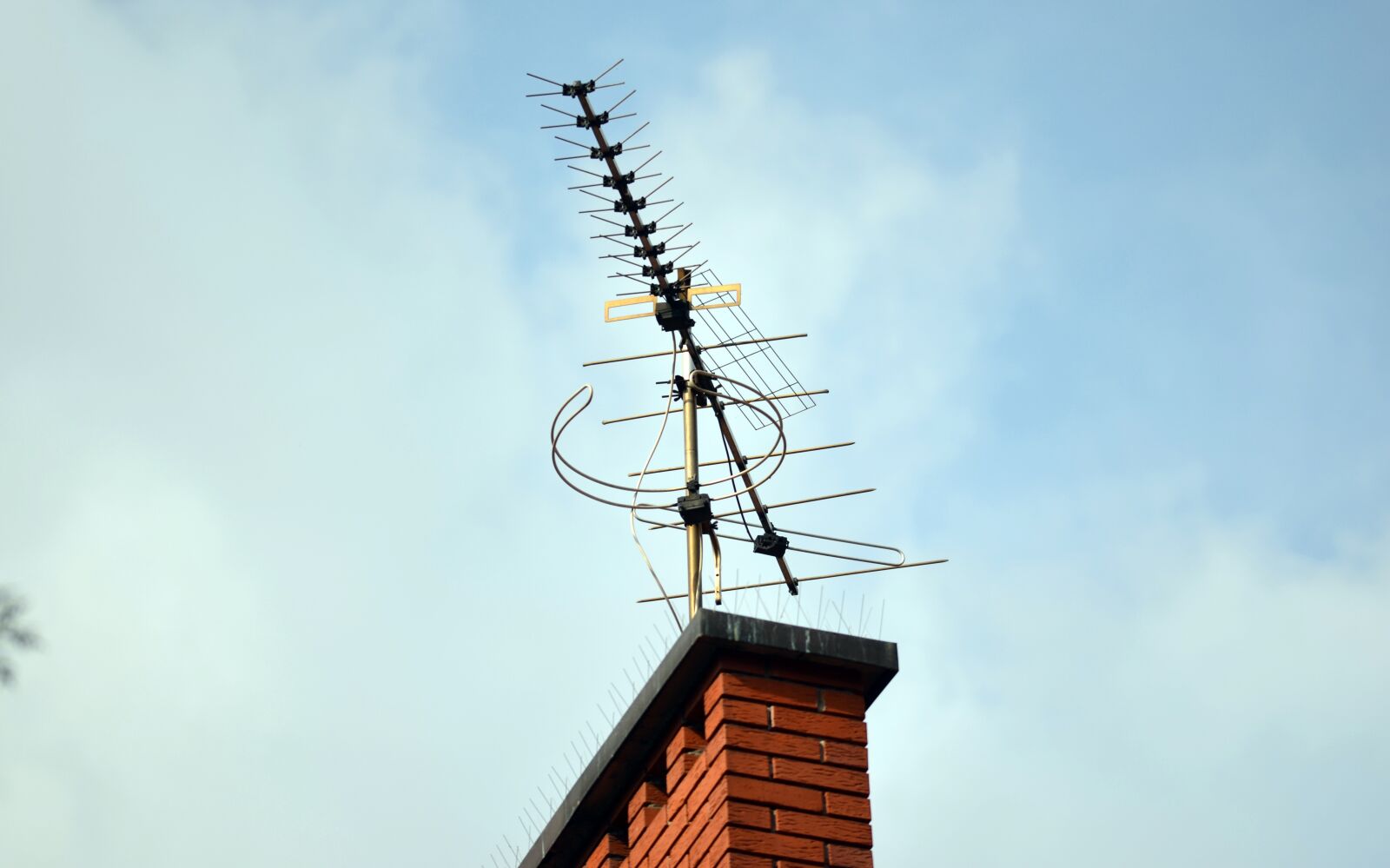 Nikon D5100 sample photo. Antenna, tv, telecommunications photography