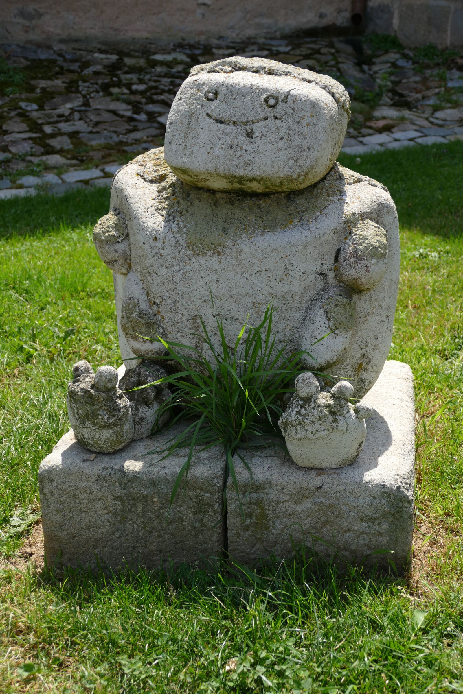Panasonic Lumix DMC-FZ1000 sample photo. Image, statue, rock photography