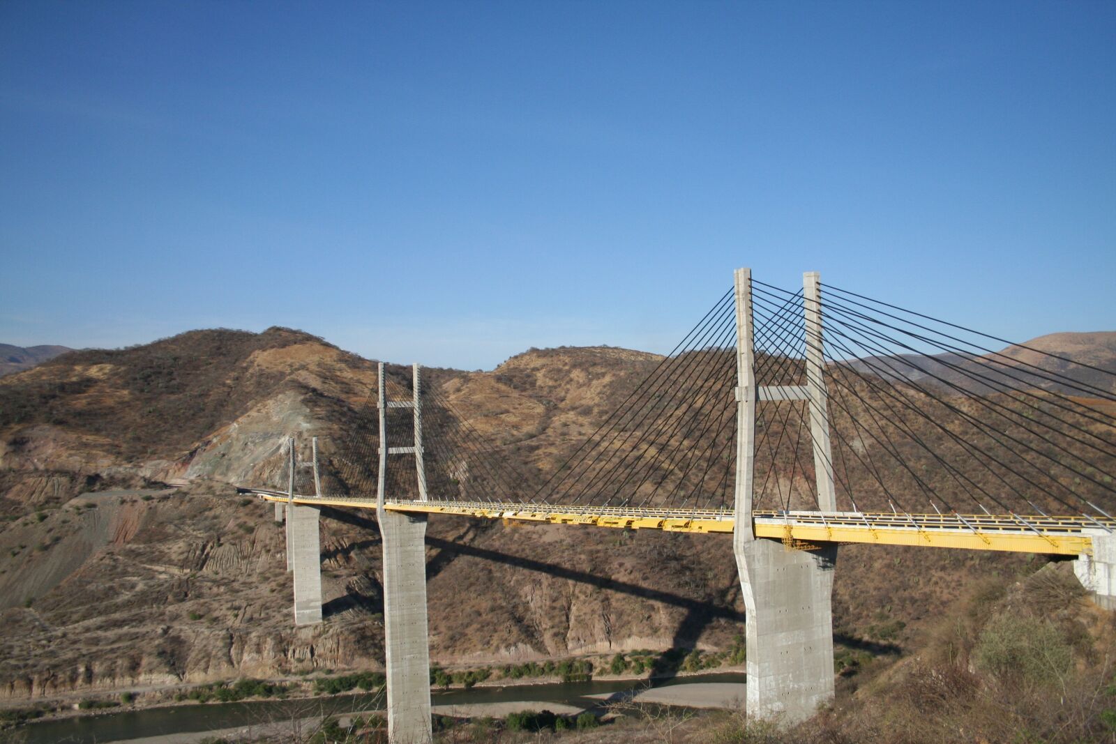 Canon EOS 350D (EOS Digital Rebel XT / EOS Kiss Digital N) sample photo. Bridge, mexico, mountains photography