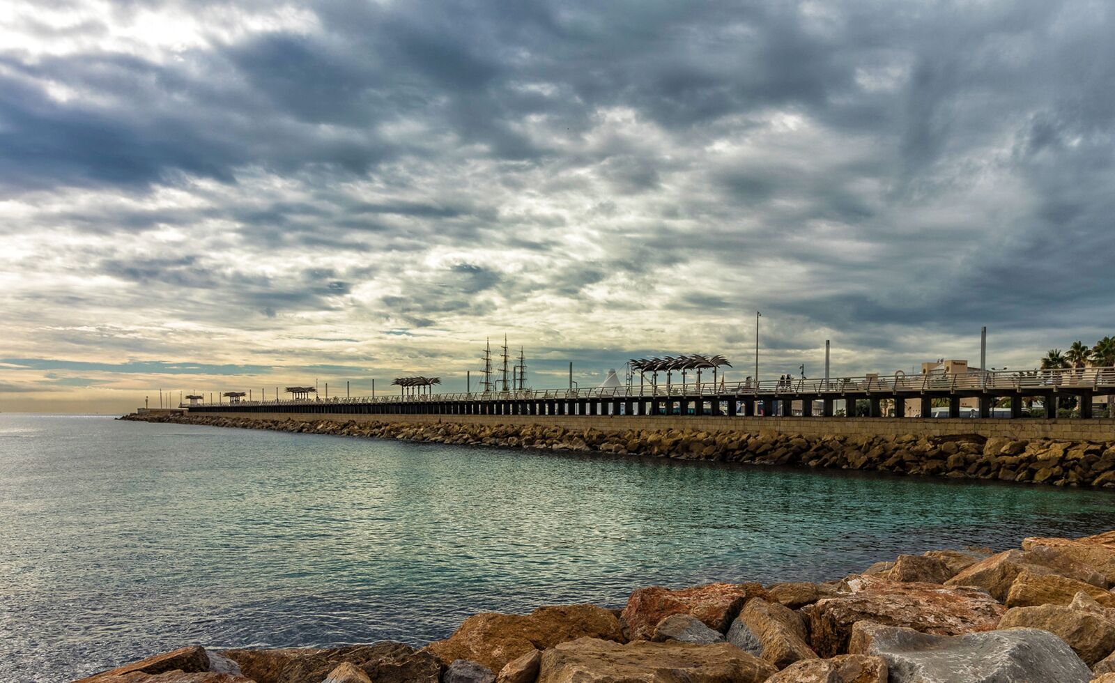 Canon EOS 80D + Canon EF-S 10-18mm F4.5–5.6 IS STM sample photo. Clouds, spring, landscape photography