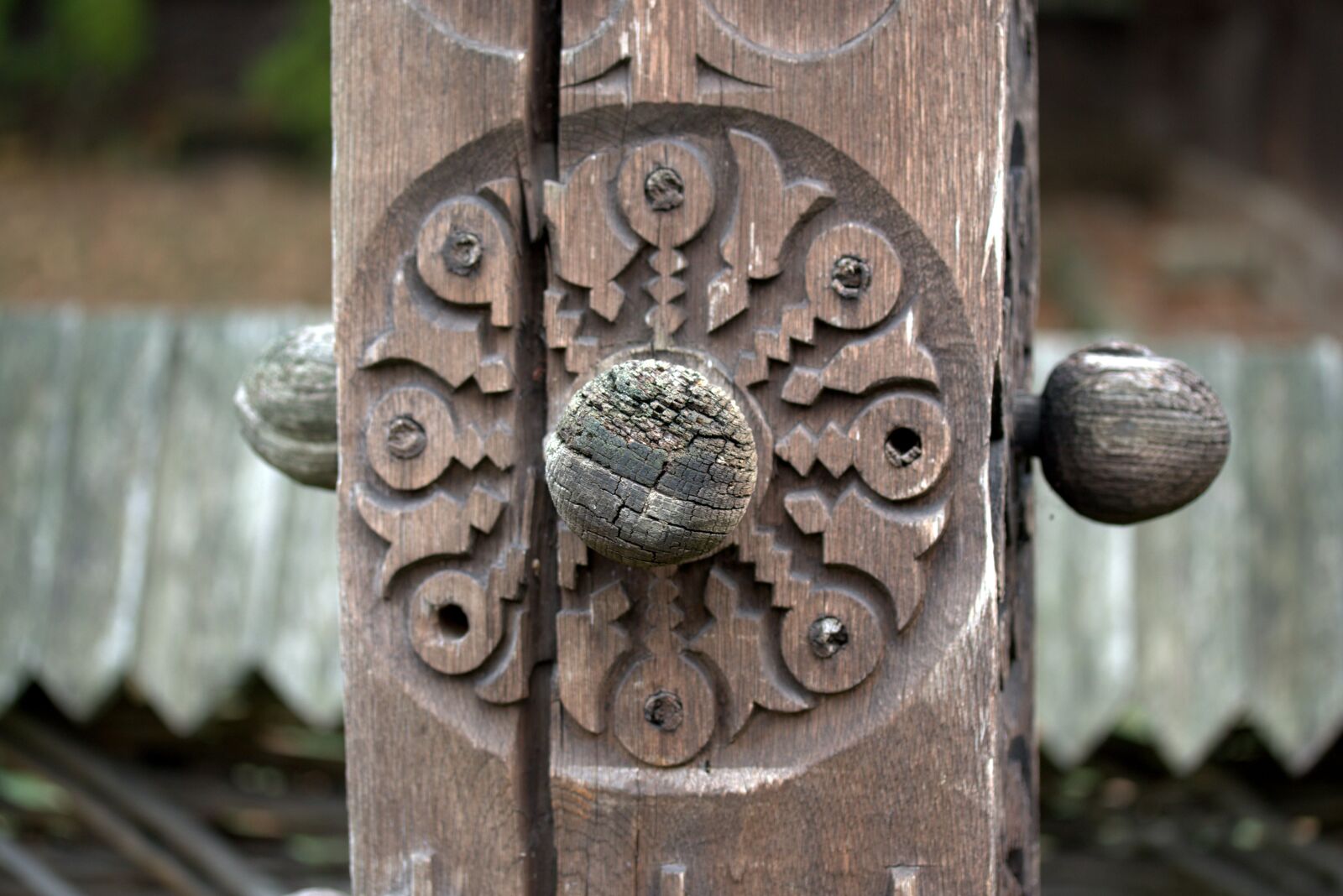 Canon EF-S 60mm F2.8 Macro USM sample photo. Sculpture, wood, model photography