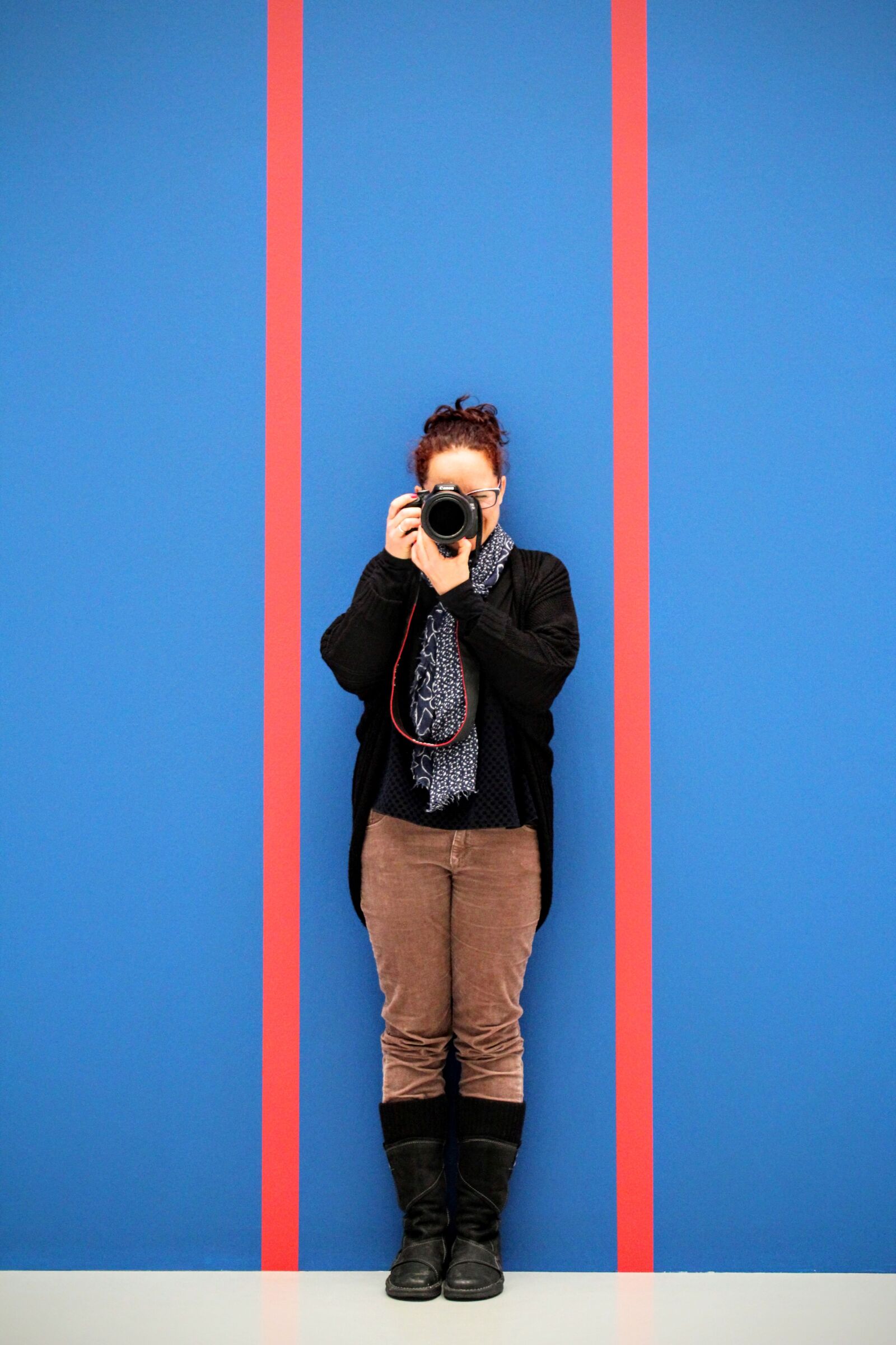 Canon EOS 600D (Rebel EOS T3i / EOS Kiss X5) sample photo. Photographer, horizontal stripes, background photography
