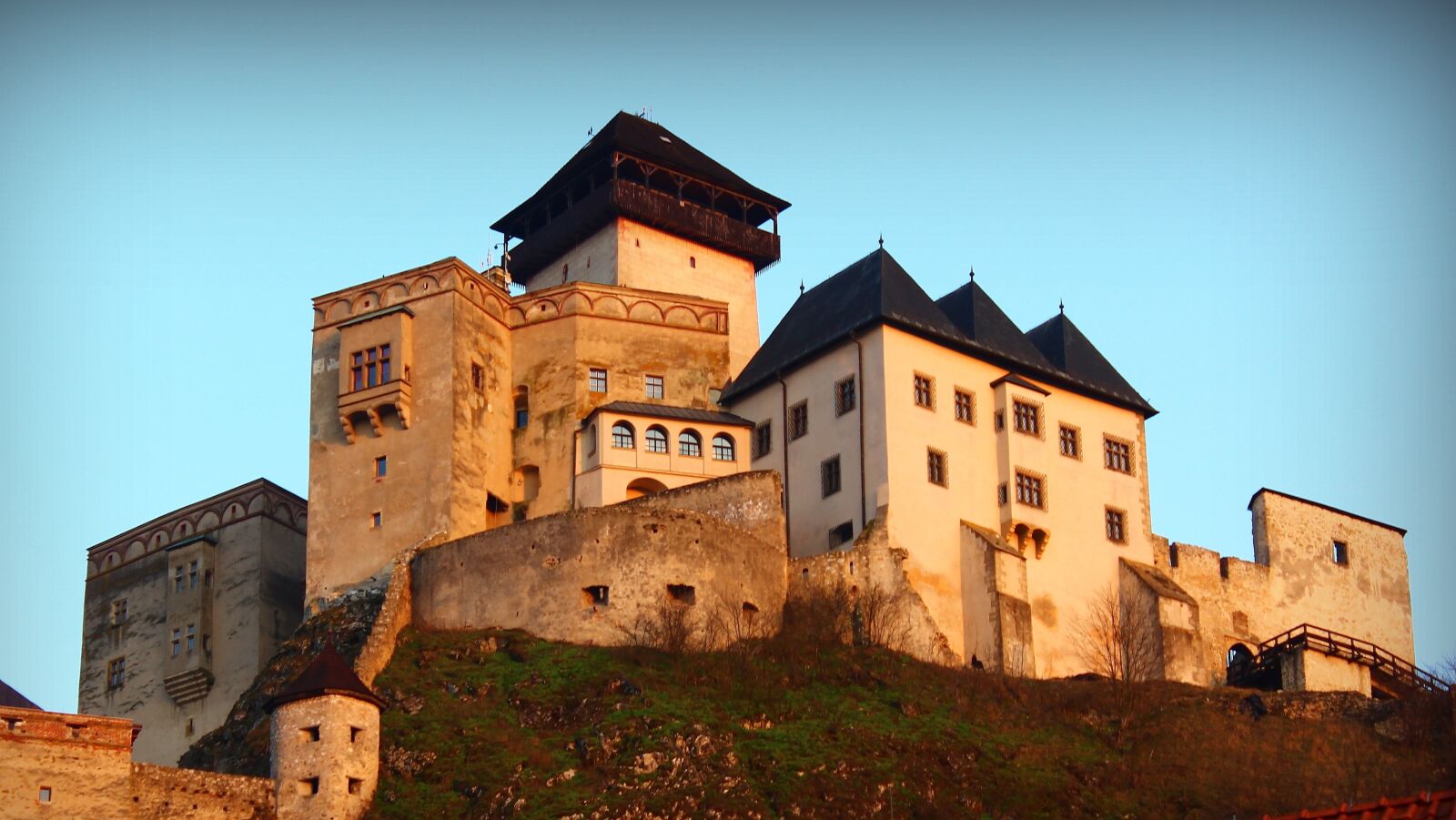Canon EOS 1200D (EOS Rebel T5 / EOS Kiss X70 / EOS Hi) sample photo. Castle, trenčín, slovakia photography