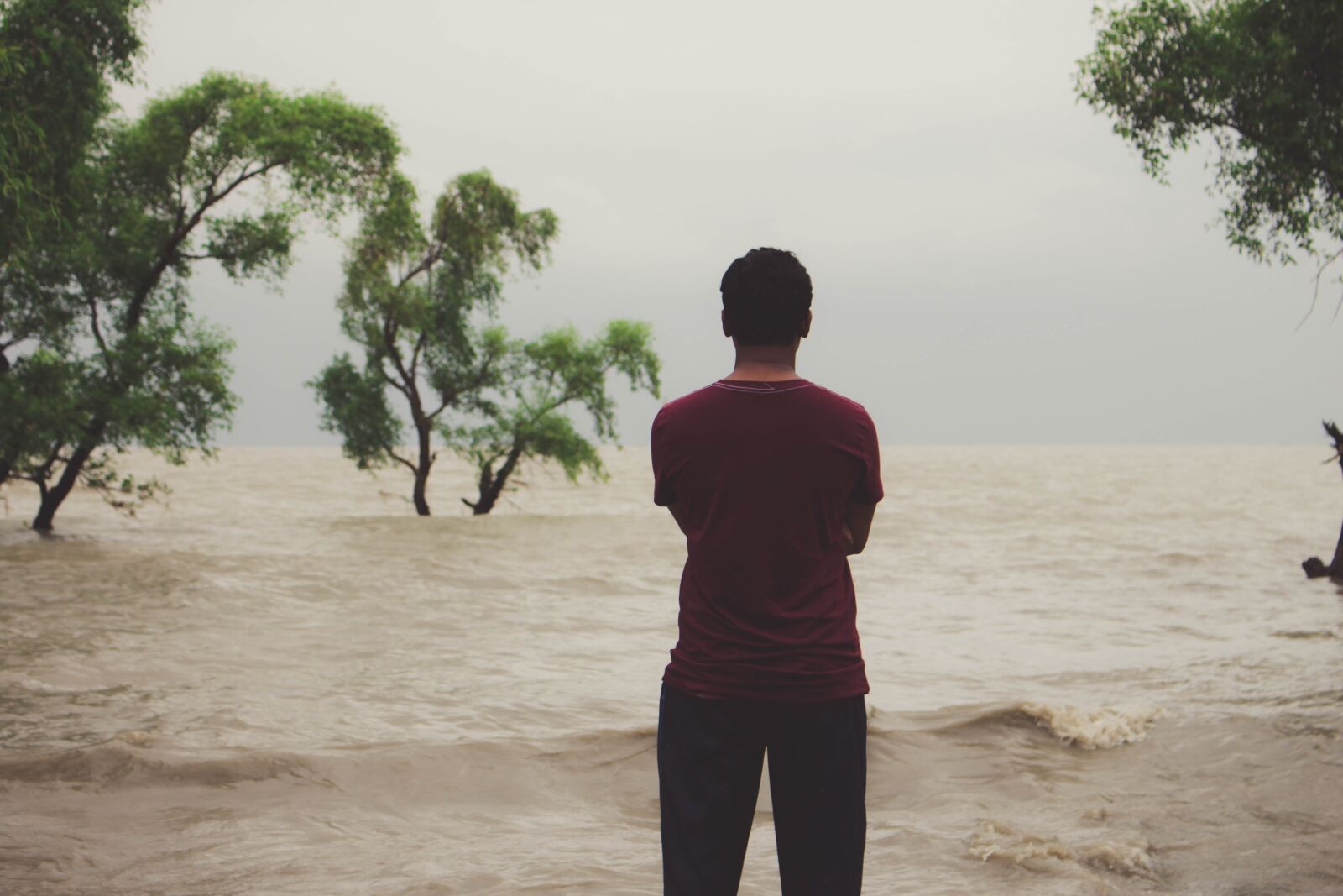 Canon EOS 700D (EOS Rebel T5i / EOS Kiss X7i) sample photo. Boy, alone, lonely photography